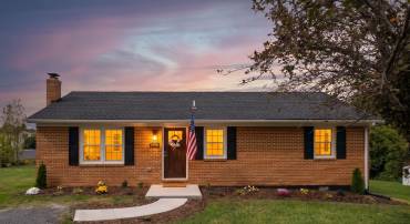 1 SUNDERLIN PL, VERONA, Virginia 24482, 3 Bedrooms Bedrooms, ,1 BathroomBathrooms,Residential,1 SUNDERLIN PL,682939 MLS # 682939