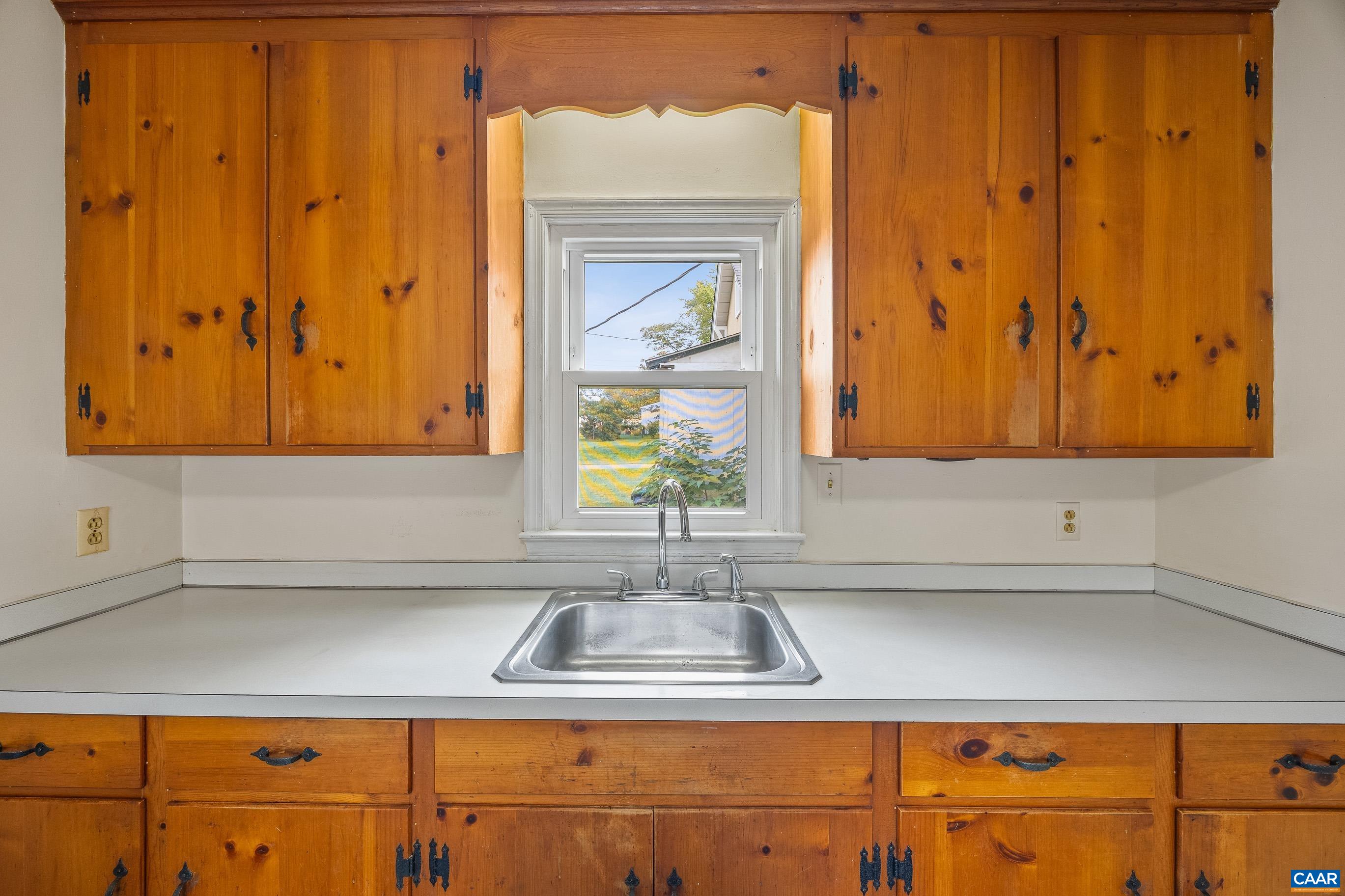 1405 EARLY ST, CHARLOTTESVILLE, Virginia 22902, 2 Bedrooms Bedrooms, ,1 BathroomBathrooms,Residential,1405 EARLY ST,683025 MLS # 683025
