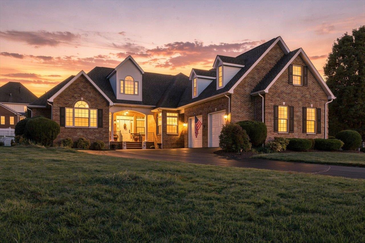317 MEADOW BEAUTY CT, WAYNESBORO, Virginia 22980, 5 Bedrooms Bedrooms, ,3 BathroomsBathrooms,Residential,317 MEADOW BEAUTY CT,683043 MLS # 683043 317 MEADOW BEAUTY CT, WAYNESBORO, Virginia 22980, 5 Bedrooms Bedrooms, ,3 BathroomsBathrooms,Residential,317 MEADOW BEAUTY CT,683043 MLS # 683043