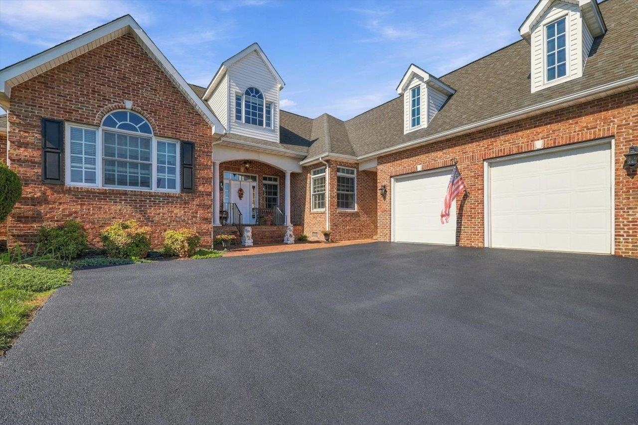 317 MEADOW BEAUTY CT, WAYNESBORO, Virginia 22980, 5 Bedrooms Bedrooms, ,3 BathroomsBathrooms,Residential,317 MEADOW BEAUTY CT,683043 MLS # 683043 317 MEADOW BEAUTY CT, WAYNESBORO, Virginia 22980, 5 Bedrooms Bedrooms, ,3 BathroomsBathrooms,Residential,317 MEADOW BEAUTY CT,683043 MLS # 683043
