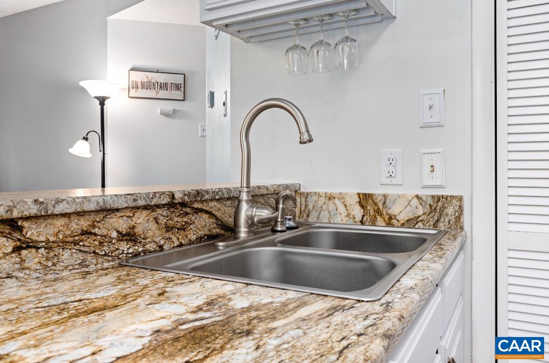 482 THREE RIDGES CONDOS, WINTERGREEN RESORT, Virginia 22967, 1 Bedroom Bedrooms, ,1 BathroomBathrooms,Residential,THREE RIDGES PHASE 4; BLDG 4 UNIT 482; BLDG 4 UNIT,482 THREE RIDGES CONDOS,683054 MLS # 683054