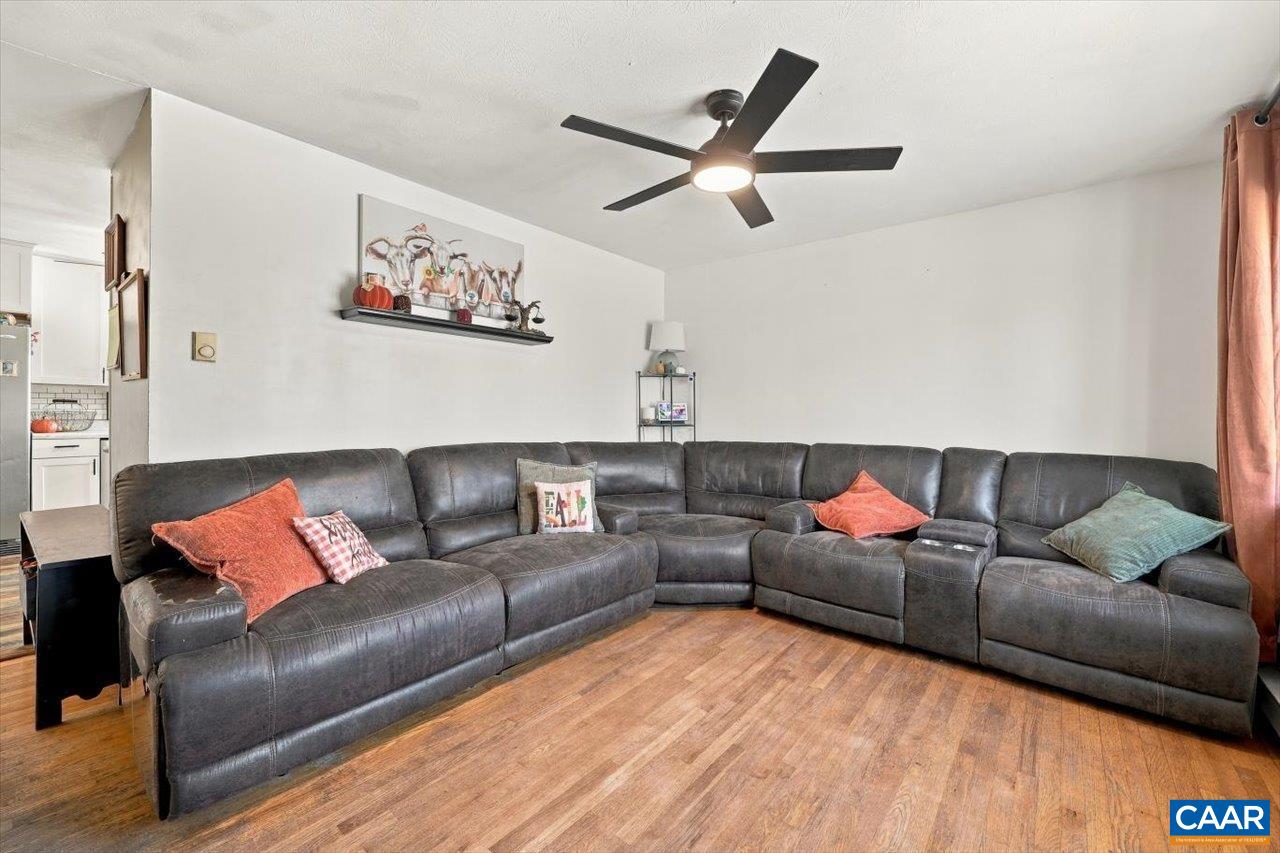 74 VALLEY VIEW DR, MOUNT SIDNEY, Virginia 24467, 3 Bedrooms Bedrooms, ,2 BathroomsBathrooms,Residential,74 VALLEY VIEW DR,683071 MLS # 683071 74 VALLEY VIEW DR, MOUNT SIDNEY, Virginia 24467, 3 Bedrooms Bedrooms, ,2 BathroomsBathrooms,Residential,74 VALLEY VIEW DR,683071 MLS # 683071