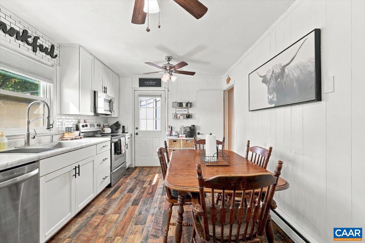 74 VALLEY VIEW DR, MOUNT SIDNEY, Virginia 24467, 3 Bedrooms Bedrooms, ,2 BathroomsBathrooms,Residential,74 VALLEY VIEW DR,683071 MLS # 683071 74 VALLEY VIEW DR, MOUNT SIDNEY, Virginia 24467, 3 Bedrooms Bedrooms, ,2 BathroomsBathrooms,Residential,74 VALLEY VIEW DR,683071 MLS # 683071