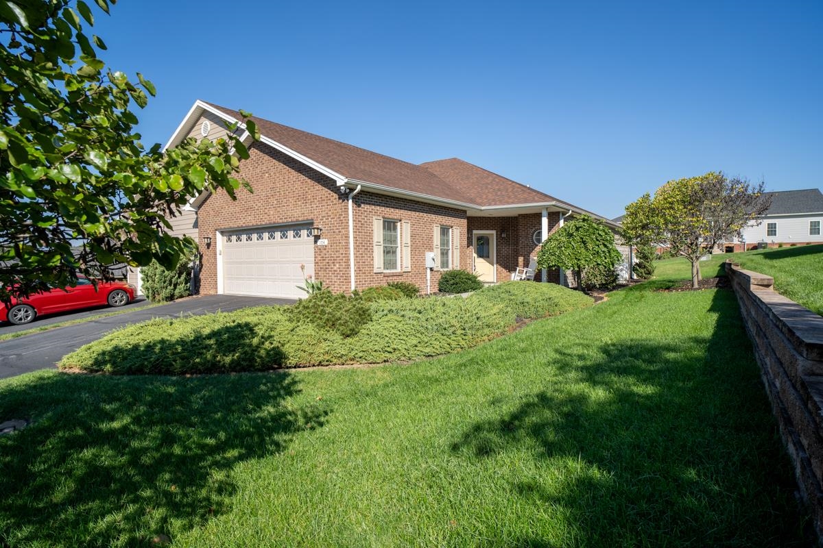 104 HOLLEN MILL CT, BRIDGEWATER, Virginia 22812, 3 Bedrooms Bedrooms, ,2 BathroomsBathrooms,Residential,104 HOLLEN MILL CT,683073 MLS # 683073 104 HOLLEN MILL CT, BRIDGEWATER, Virginia 22812, 3 Bedrooms Bedrooms, ,2 BathroomsBathrooms,Residential,104 HOLLEN MILL CT,683073 MLS # 683073