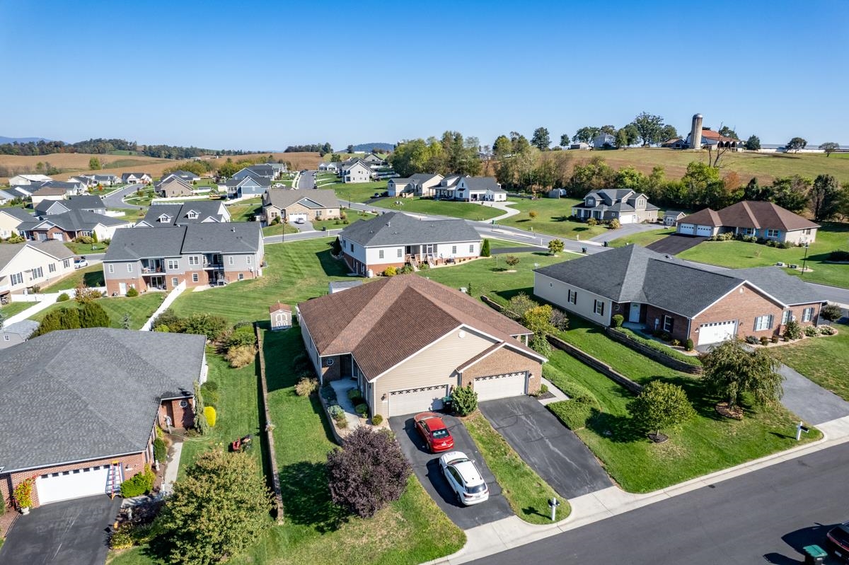 104 HOLLEN MILL CT, BRIDGEWATER, Virginia 22812, 3 Bedrooms Bedrooms, ,2 BathroomsBathrooms,Residential,104 HOLLEN MILL CT,683073 MLS # 683073 104 HOLLEN MILL CT, BRIDGEWATER, Virginia 22812, 3 Bedrooms Bedrooms, ,2 BathroomsBathrooms,Residential,104 HOLLEN MILL CT,683073 MLS # 683073