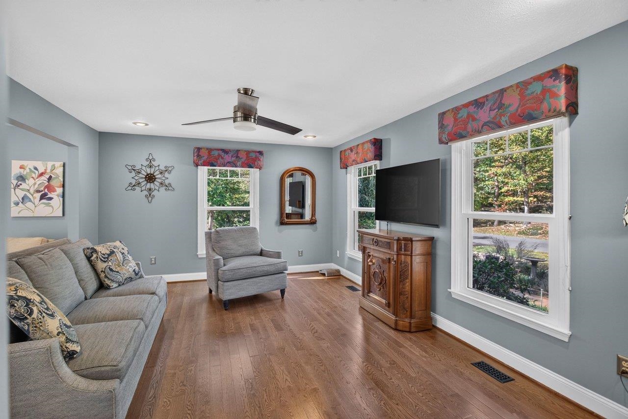 340 ELK LN, MCGAHEYSVILLE, Virginia 22840, 4 Bedrooms Bedrooms, ,2 BathroomsBathrooms,Residential,340 ELK LN,683075 MLS # 683075 340 ELK LN, MCGAHEYSVILLE, Virginia 22840, 4 Bedrooms Bedrooms, ,2 BathroomsBathrooms,Residential,340 ELK LN,683075 MLS # 683075