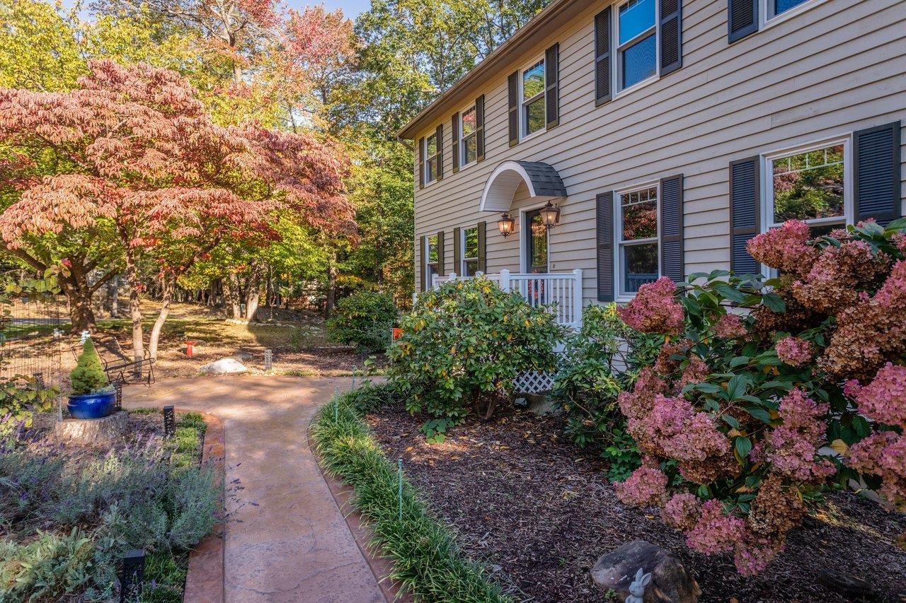 340 ELK LN, MCGAHEYSVILLE, Virginia 22840, 4 Bedrooms Bedrooms, ,2 BathroomsBathrooms,Residential,340 ELK LN,683075 MLS # 683075 340 ELK LN, MCGAHEYSVILLE, Virginia 22840, 4 Bedrooms Bedrooms, ,2 BathroomsBathrooms,Residential,340 ELK LN,683075 MLS # 683075