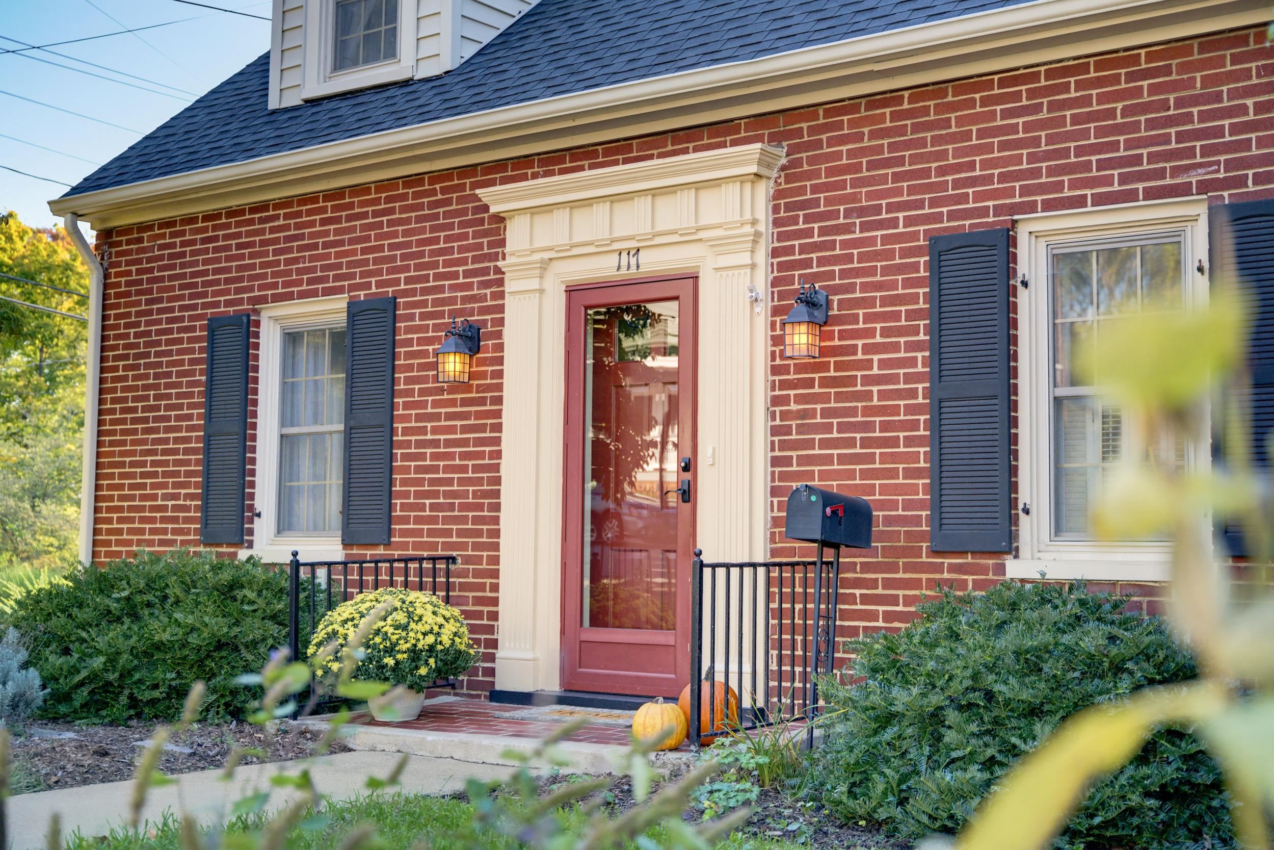 117 WILLIAMS ST, STAUNTON, Virginia 24401, 2 Bedrooms Bedrooms, ,1 BathroomBathrooms,Residential,117 WILLIAMS ST,683095 MLS # 683095 117 WILLIAMS ST, STAUNTON, Virginia 24401, 2 Bedrooms Bedrooms, ,1 BathroomBathrooms,Residential,117 WILLIAMS ST,683095 MLS # 683095