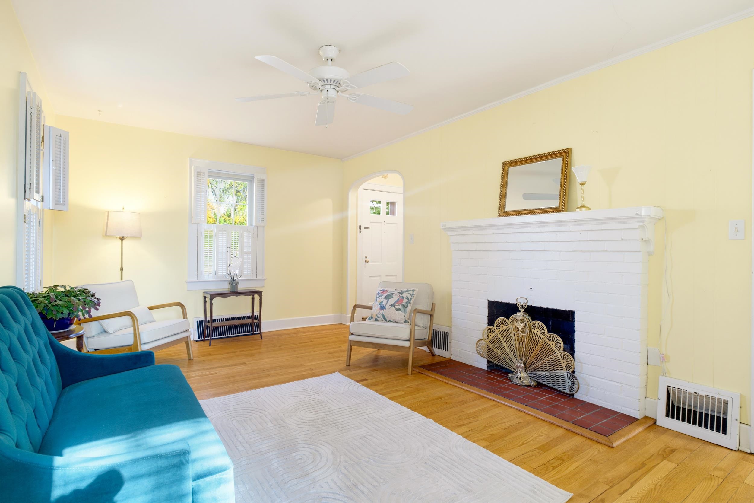 117 WILLIAMS ST, STAUNTON, Virginia 24401, 2 Bedrooms Bedrooms, ,1 BathroomBathrooms,Residential,117 WILLIAMS ST,683095 MLS # 683095 117 WILLIAMS ST, STAUNTON, Virginia 24401, 2 Bedrooms Bedrooms, ,1 BathroomBathrooms,Residential,117 WILLIAMS ST,683095 MLS # 683095