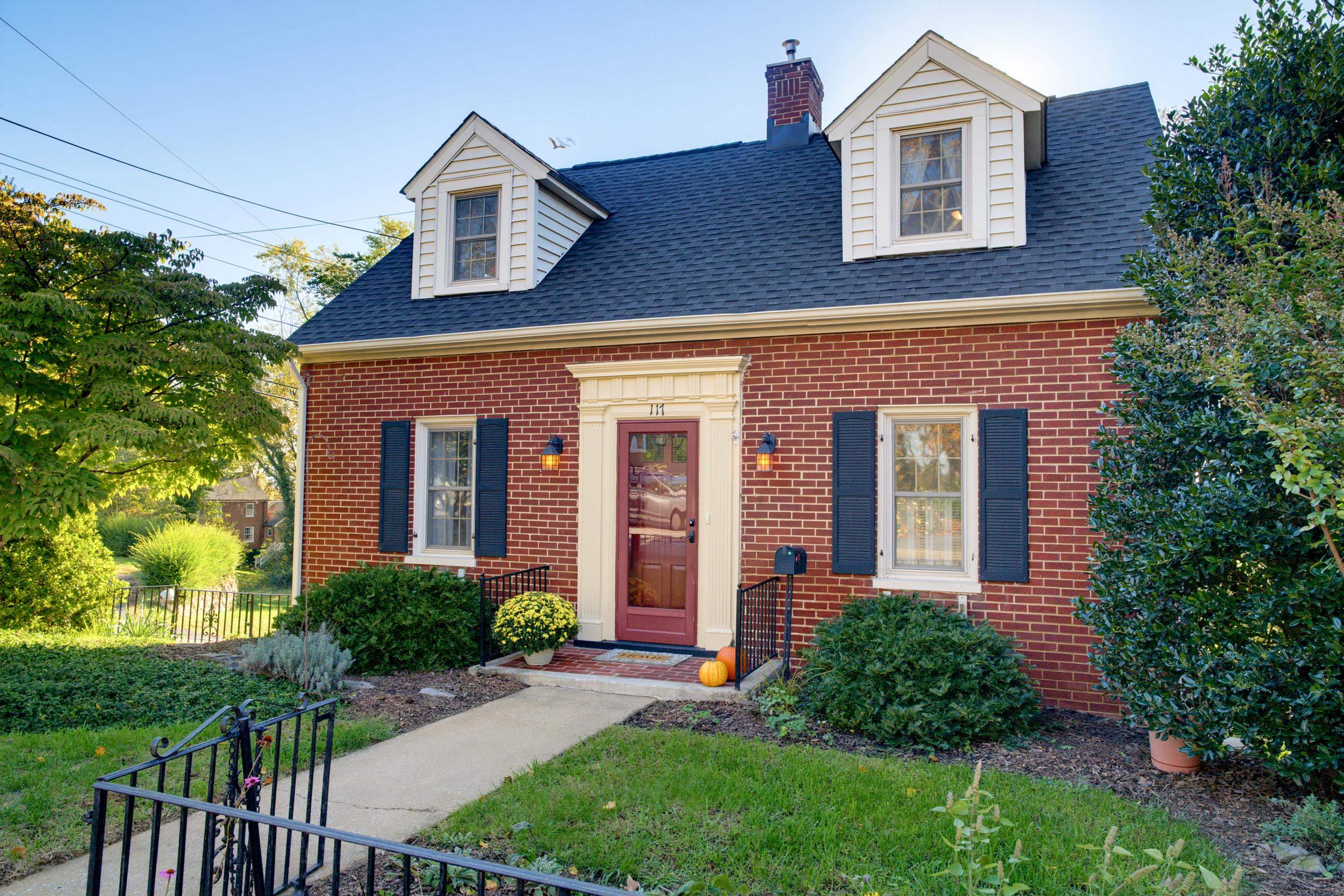 117 WILLIAMS ST, STAUNTON, Virginia 24401, 2 Bedrooms Bedrooms, ,1 BathroomBathrooms,Residential,117 WILLIAMS ST,683095 MLS # 683095 117 WILLIAMS ST, STAUNTON, Virginia 24401, 2 Bedrooms Bedrooms, ,1 BathroomBathrooms,Residential,117 WILLIAMS ST,683095 MLS # 683095