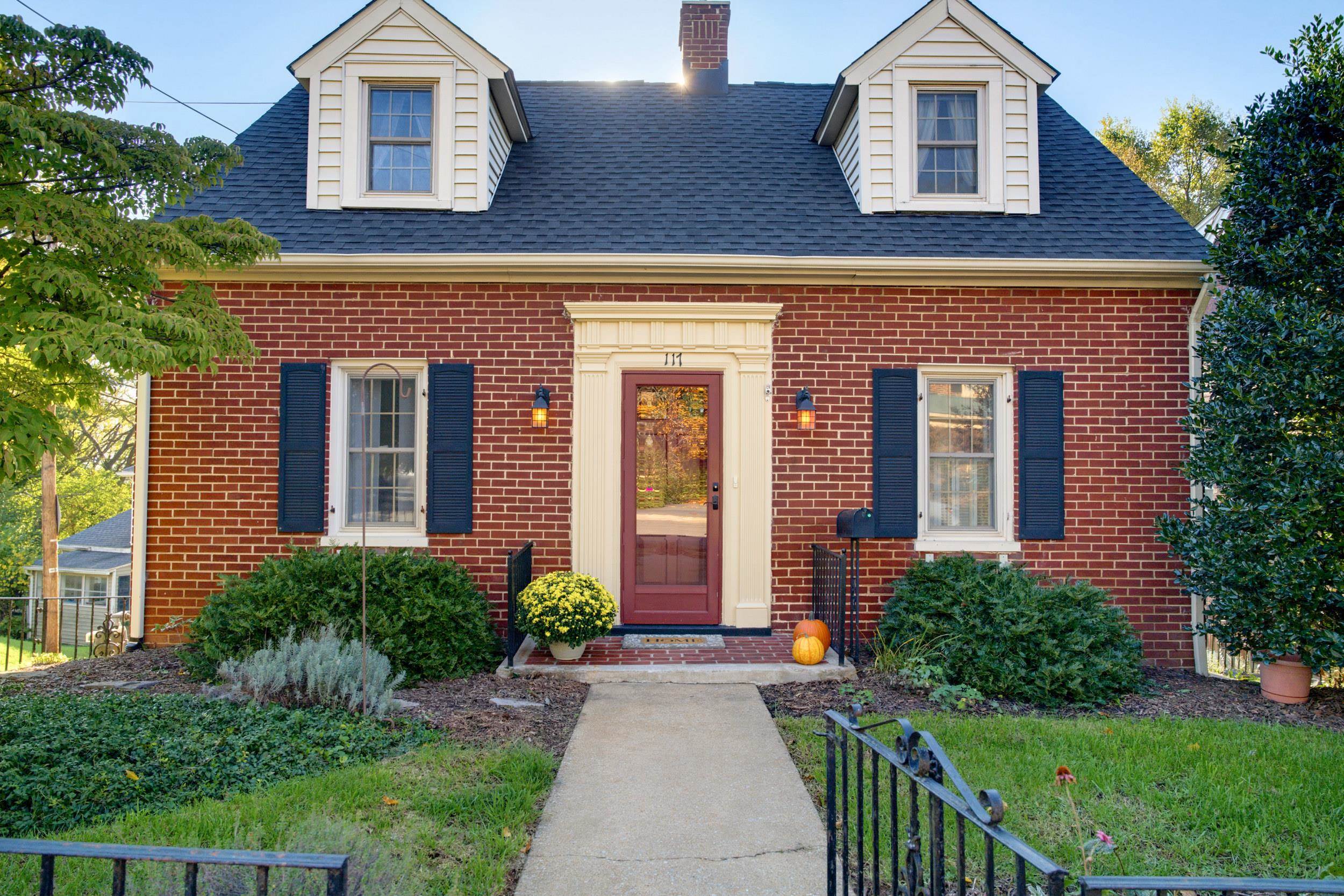 117 WILLIAMS ST, STAUNTON, Virginia 24401, 2 Bedrooms Bedrooms, ,1 BathroomBathrooms,Residential,117 WILLIAMS ST,683095 MLS # 683095 117 WILLIAMS ST, STAUNTON, Virginia 24401, 2 Bedrooms Bedrooms, ,1 BathroomBathrooms,Residential,117 WILLIAMS ST,683095 MLS # 683095