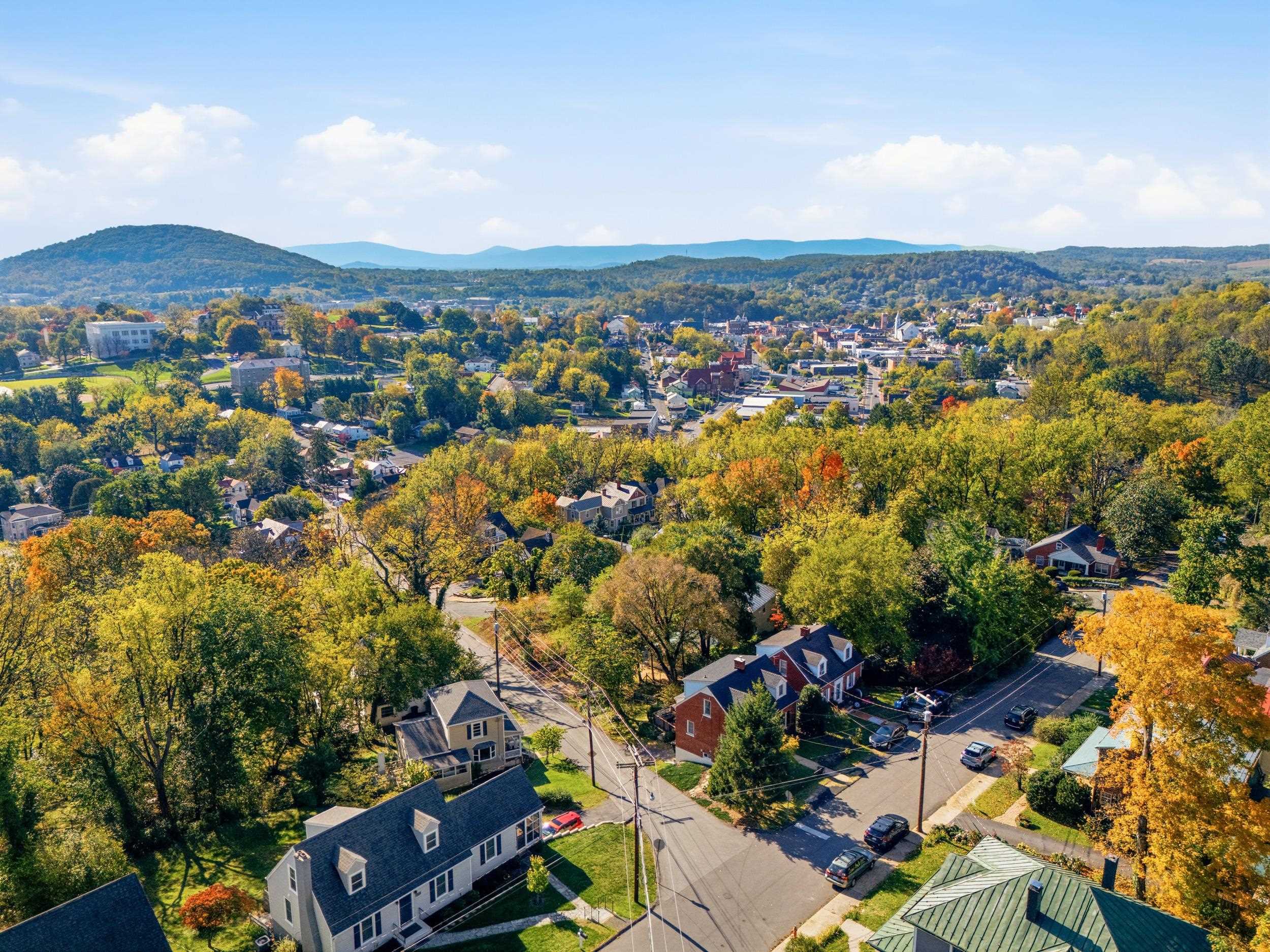 117 WILLIAMS ST, STAUNTON, Virginia 24401, 2 Bedrooms Bedrooms, ,1 BathroomBathrooms,Residential,117 WILLIAMS ST,683095 MLS # 683095 117 WILLIAMS ST, STAUNTON, Virginia 24401, 2 Bedrooms Bedrooms, ,1 BathroomBathrooms,Residential,117 WILLIAMS ST,683095 MLS # 683095