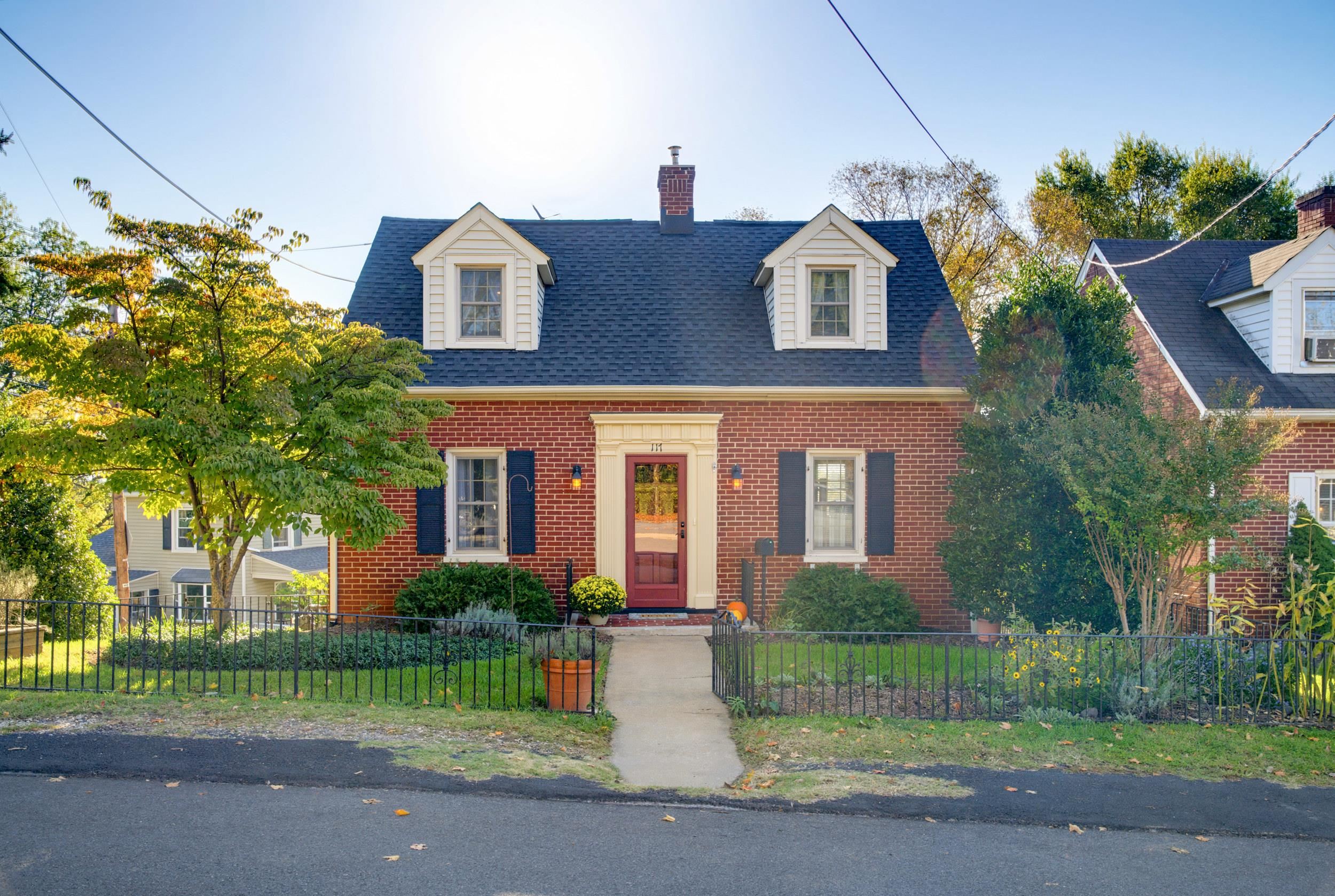 117 WILLIAMS ST, STAUNTON, Virginia 24401, 2 Bedrooms Bedrooms, ,1 BathroomBathrooms,Residential,117 WILLIAMS ST,683095 MLS # 683095 117 WILLIAMS ST, STAUNTON, Virginia 24401, 2 Bedrooms Bedrooms, ,1 BathroomBathrooms,Residential,117 WILLIAMS ST,683095 MLS # 683095