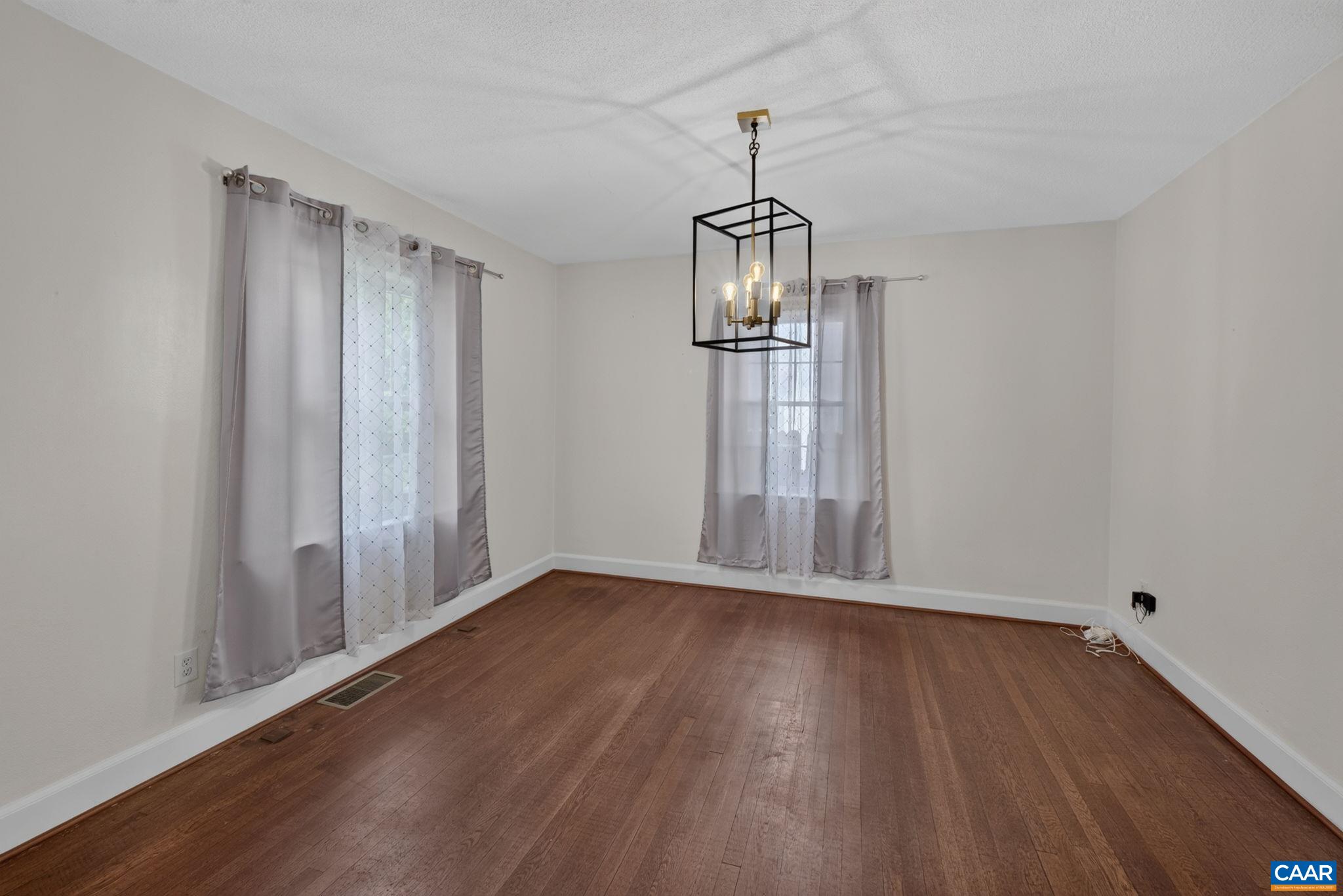 912 LYNDHURST RD, WAYNESBORO, Virginia 22980, 4 Bedrooms Bedrooms, ,2 BathroomsBathrooms,Residential,912 LYNDHURST RD,683100 MLS # 683100 912 LYNDHURST RD, WAYNESBORO, Virginia 22980, 4 Bedrooms Bedrooms, ,2 BathroomsBathrooms,Residential,912 LYNDHURST RD,683100 MLS # 683100