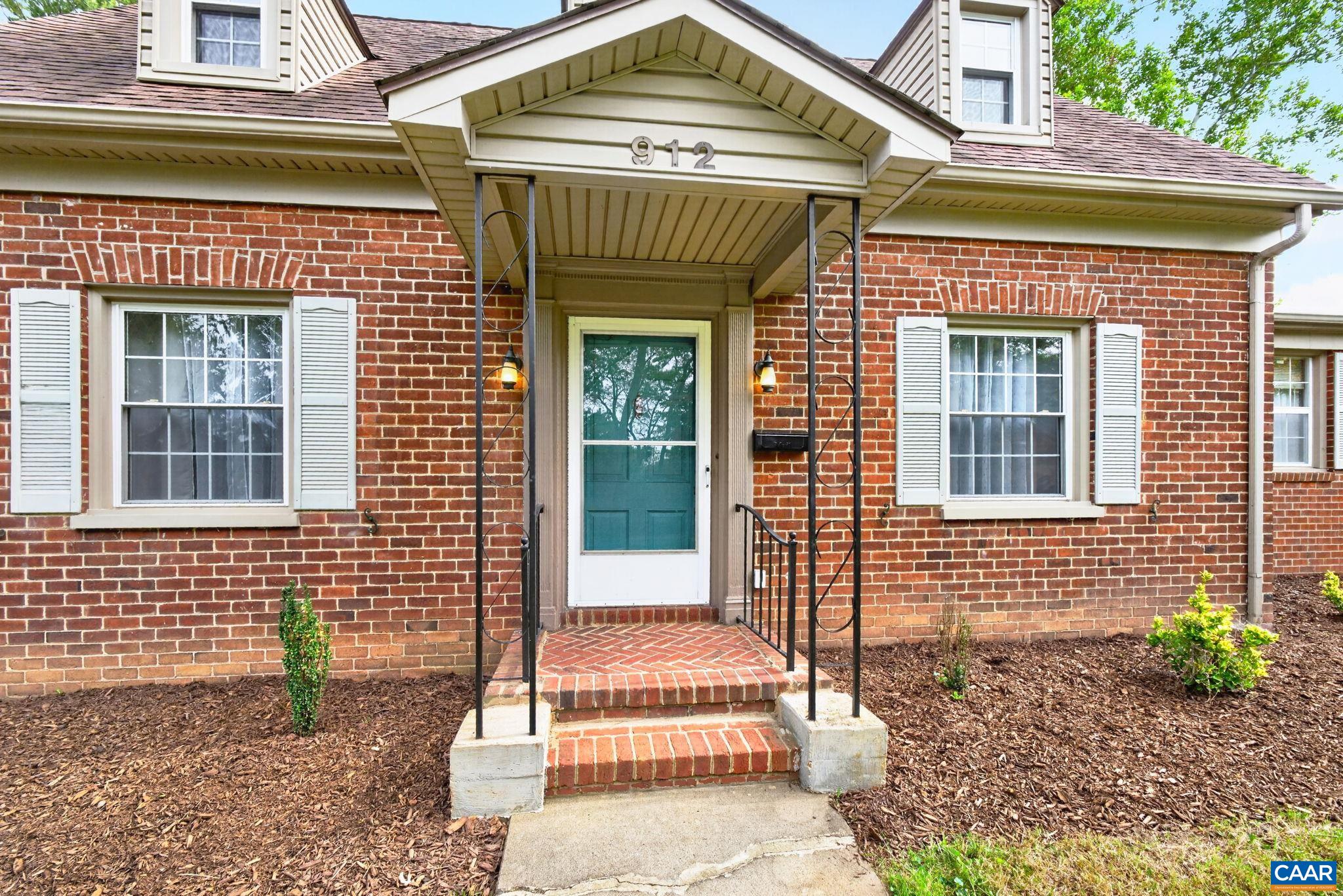 912 LYNDHURST RD, WAYNESBORO, Virginia 22980, 4 Bedrooms Bedrooms, ,2 BathroomsBathrooms,Residential,912 LYNDHURST RD,683100 MLS # 683100 912 LYNDHURST RD, WAYNESBORO, Virginia 22980, 4 Bedrooms Bedrooms, ,2 BathroomsBathrooms,Residential,912 LYNDHURST RD,683100 MLS # 683100