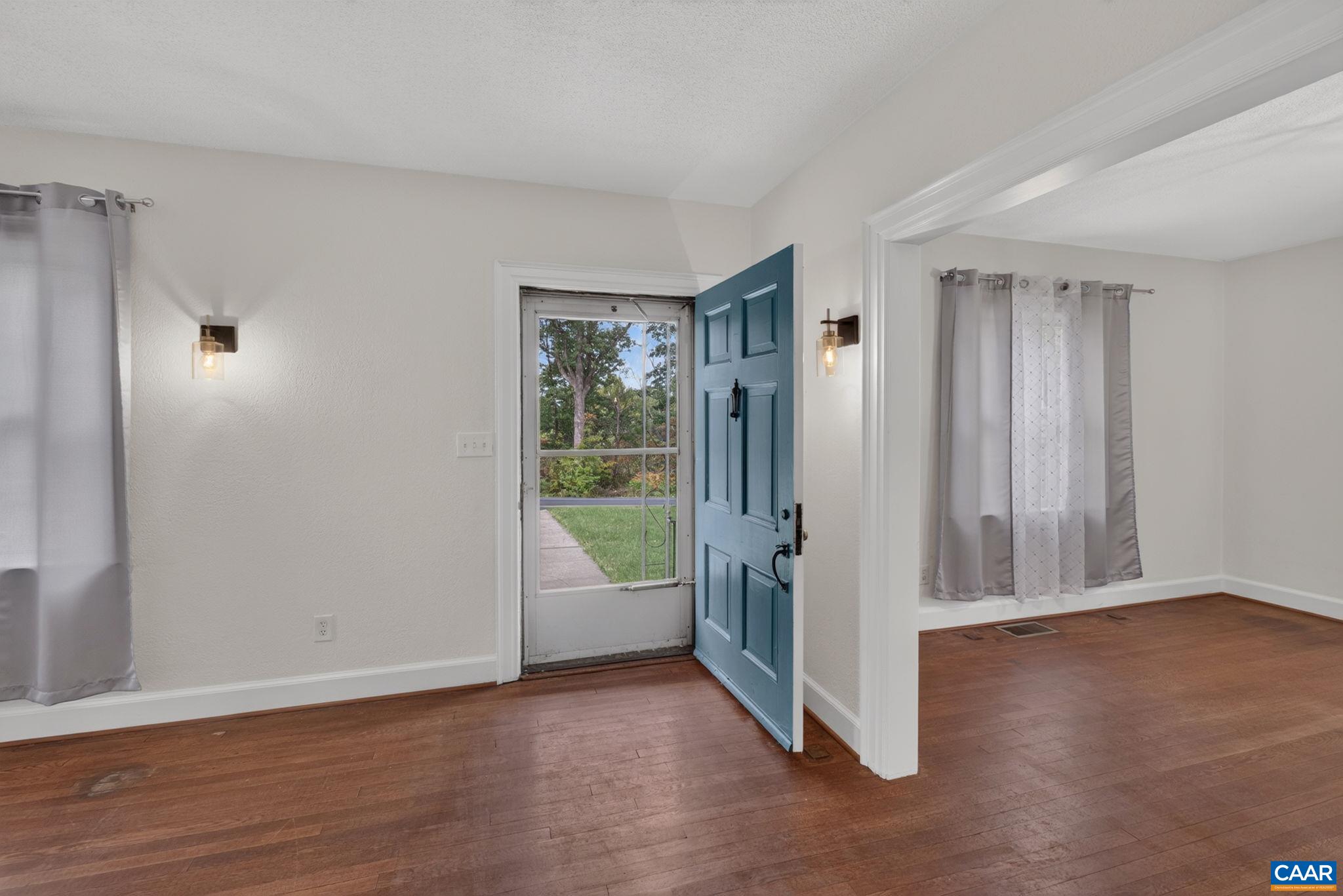 912 LYNDHURST RD, WAYNESBORO, Virginia 22980, 4 Bedrooms Bedrooms, ,2 BathroomsBathrooms,Residential,912 LYNDHURST RD,683100 MLS # 683100 912 LYNDHURST RD, WAYNESBORO, Virginia 22980, 4 Bedrooms Bedrooms, ,2 BathroomsBathrooms,Residential,912 LYNDHURST RD,683100 MLS # 683100