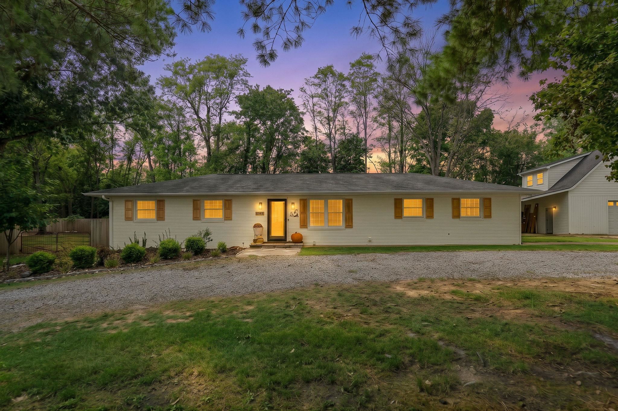 1405 BARTERBROOK RD, STAUNTON, Virginia 24401, 4 Bedrooms Bedrooms, ,2 BathroomsBathrooms,Residential,1405 BARTERBROOK RD,683108 MLS # 683108