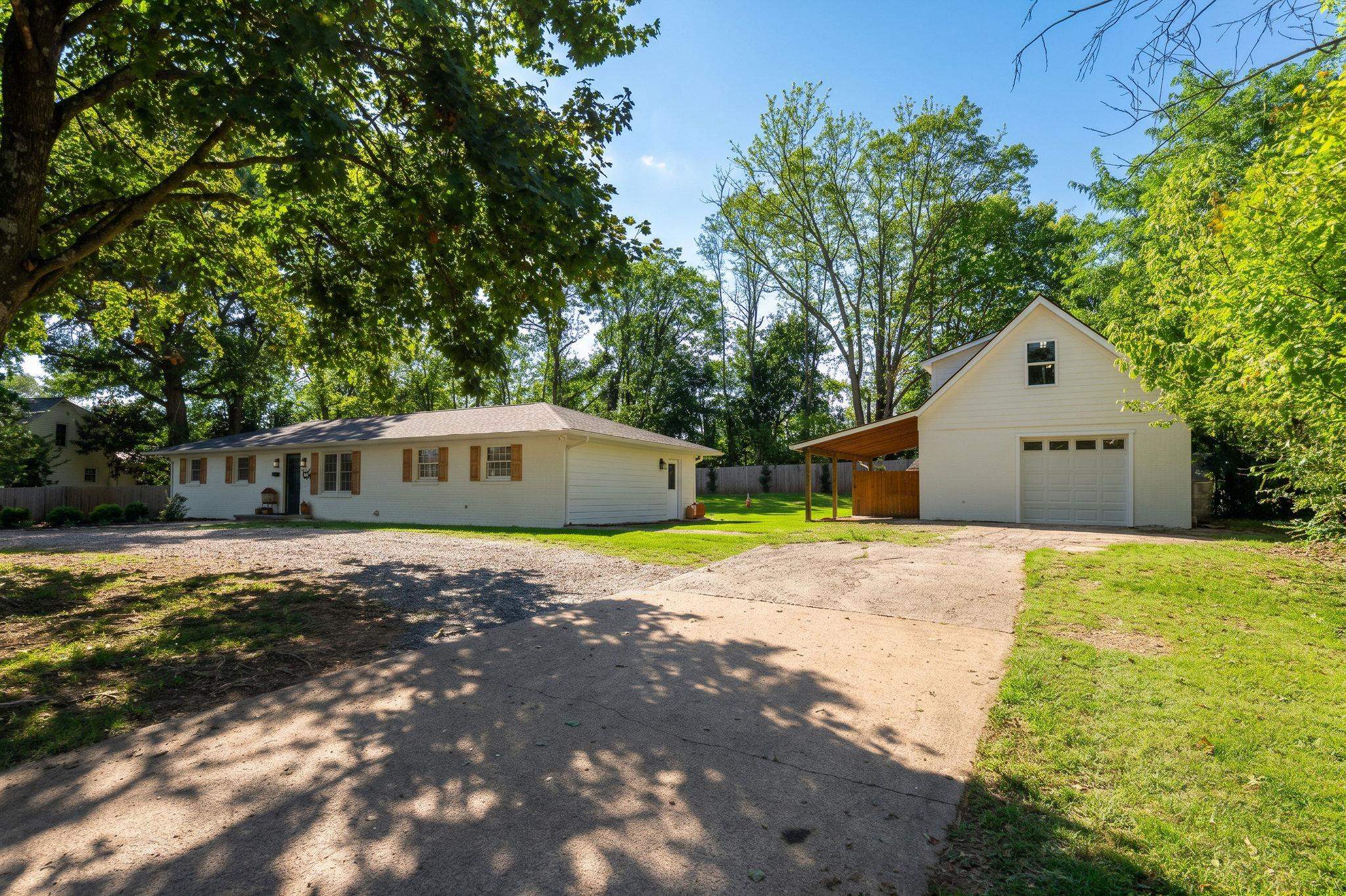 1405 BARTERBROOK RD, STAUNTON, Virginia 24401, 4 Bedrooms Bedrooms, ,2 BathroomsBathrooms,Residential,1405 BARTERBROOK RD,683108 MLS # 683108