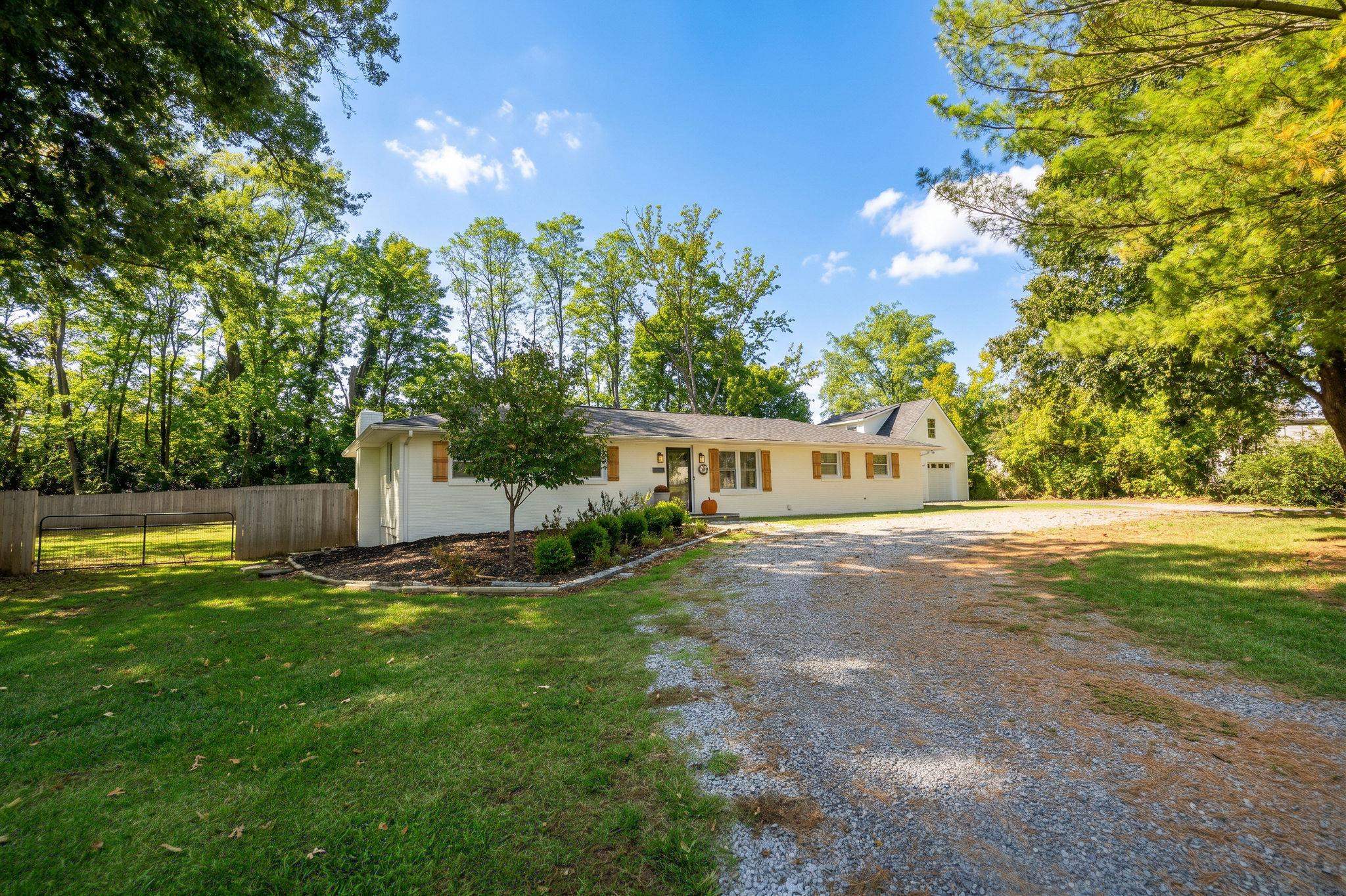 1405 BARTERBROOK RD, STAUNTON, Virginia 24401, 4 Bedrooms Bedrooms, ,2 BathroomsBathrooms,Residential,1405 BARTERBROOK RD,683108 MLS # 683108