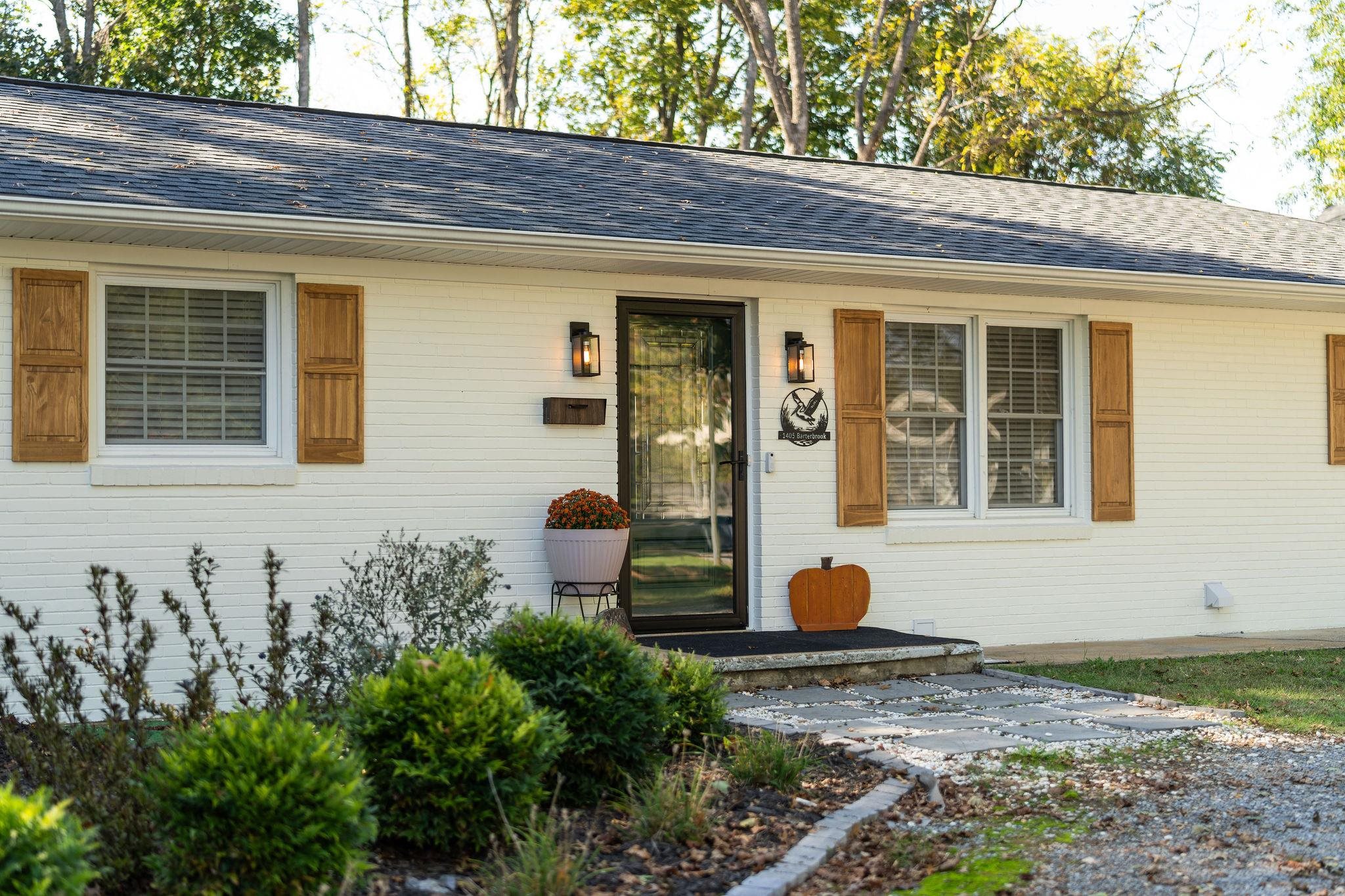 1405 BARTERBROOK RD, STAUNTON, Virginia 24401, 4 Bedrooms Bedrooms, ,2 BathroomsBathrooms,Residential,1405 BARTERBROOK RD,683108 MLS # 683108