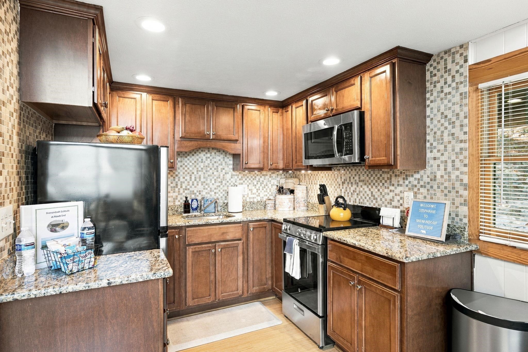 310 ROADS END LN, LURAY, Virginia 22835, 2 Bedrooms Bedrooms, ,2 BathroomsBathrooms,Residential,Shenandoah Solitude,310 ROADS END LN,683109 MLS # 683109 310 ROADS END LN, LURAY, Virginia 22835, 2 Bedrooms Bedrooms, ,2 BathroomsBathrooms,Residential,Shenandoah Solitude,310 ROADS END LN,683109 MLS # 683109