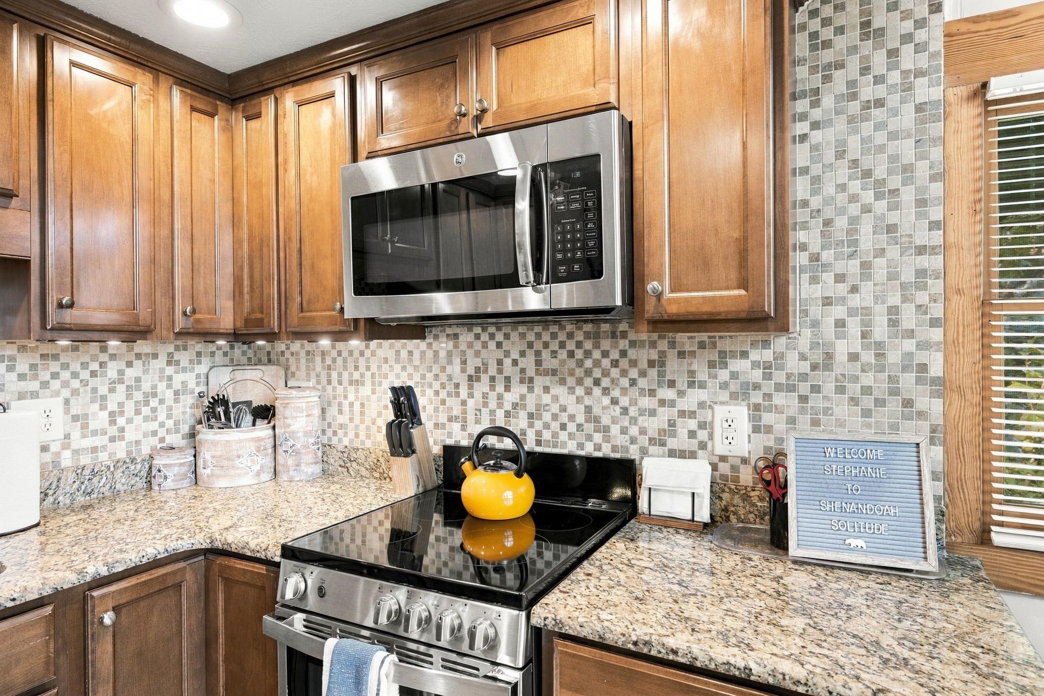 310 ROADS END LN, LURAY, Virginia 22835, 2 Bedrooms Bedrooms, ,2 BathroomsBathrooms,Residential,Shenandoah Solitude,310 ROADS END LN,683109 MLS # 683109 310 ROADS END LN, LURAY, Virginia 22835, 2 Bedrooms Bedrooms, ,2 BathroomsBathrooms,Residential,Shenandoah Solitude,310 ROADS END LN,683109 MLS # 683109