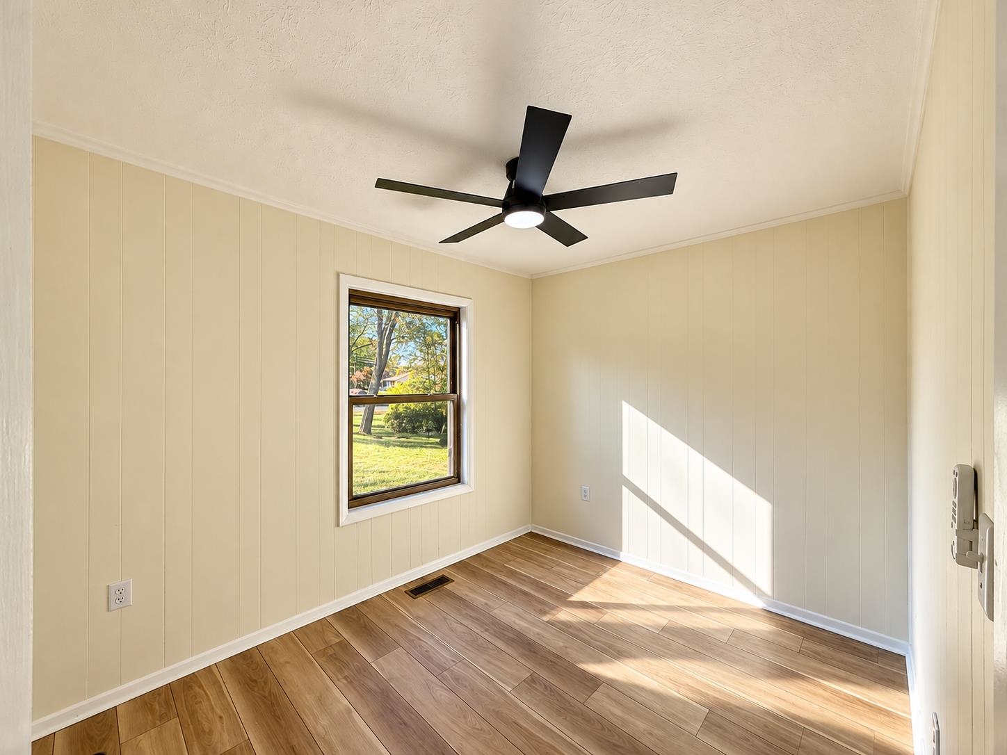 84 GREENBRIAR LN, STUARTS DRAFT, Virginia 24477, 3 Bedrooms Bedrooms, ,2 BathroomsBathrooms,Residential,84 GREENBRIAR LN,683111 MLS # 683111