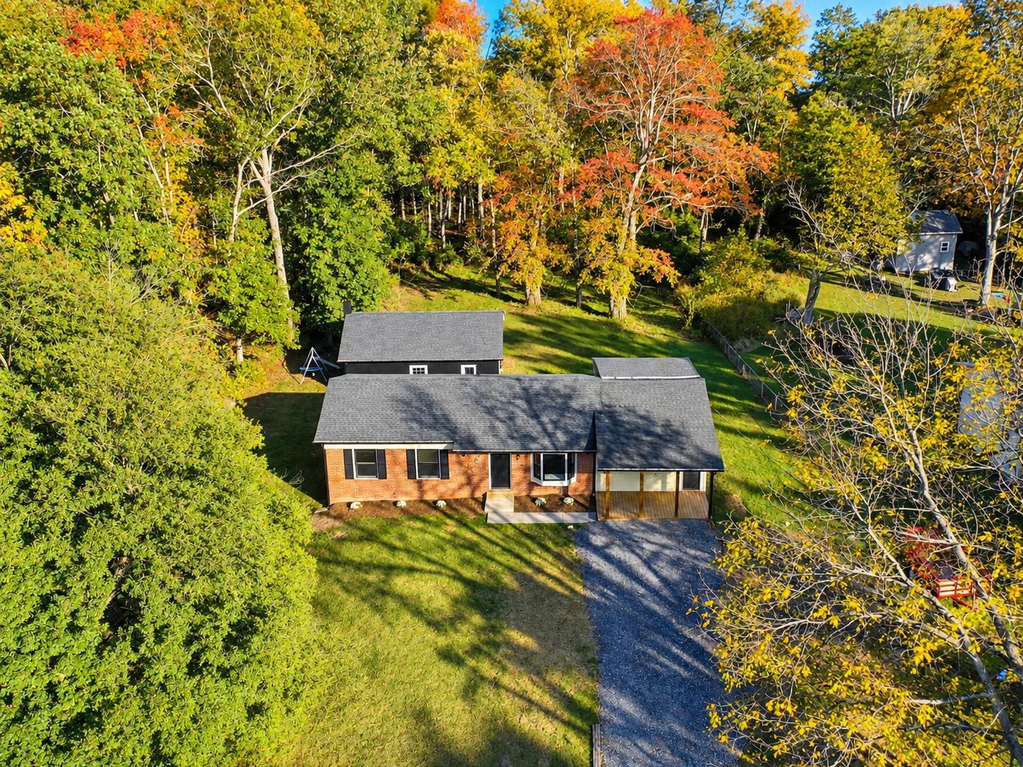 84 GREENBRIAR LN, STUARTS DRAFT, Virginia 24477, 3 Bedrooms Bedrooms, ,2 BathroomsBathrooms,Residential,84 GREENBRIAR LN,683111 MLS # 683111
