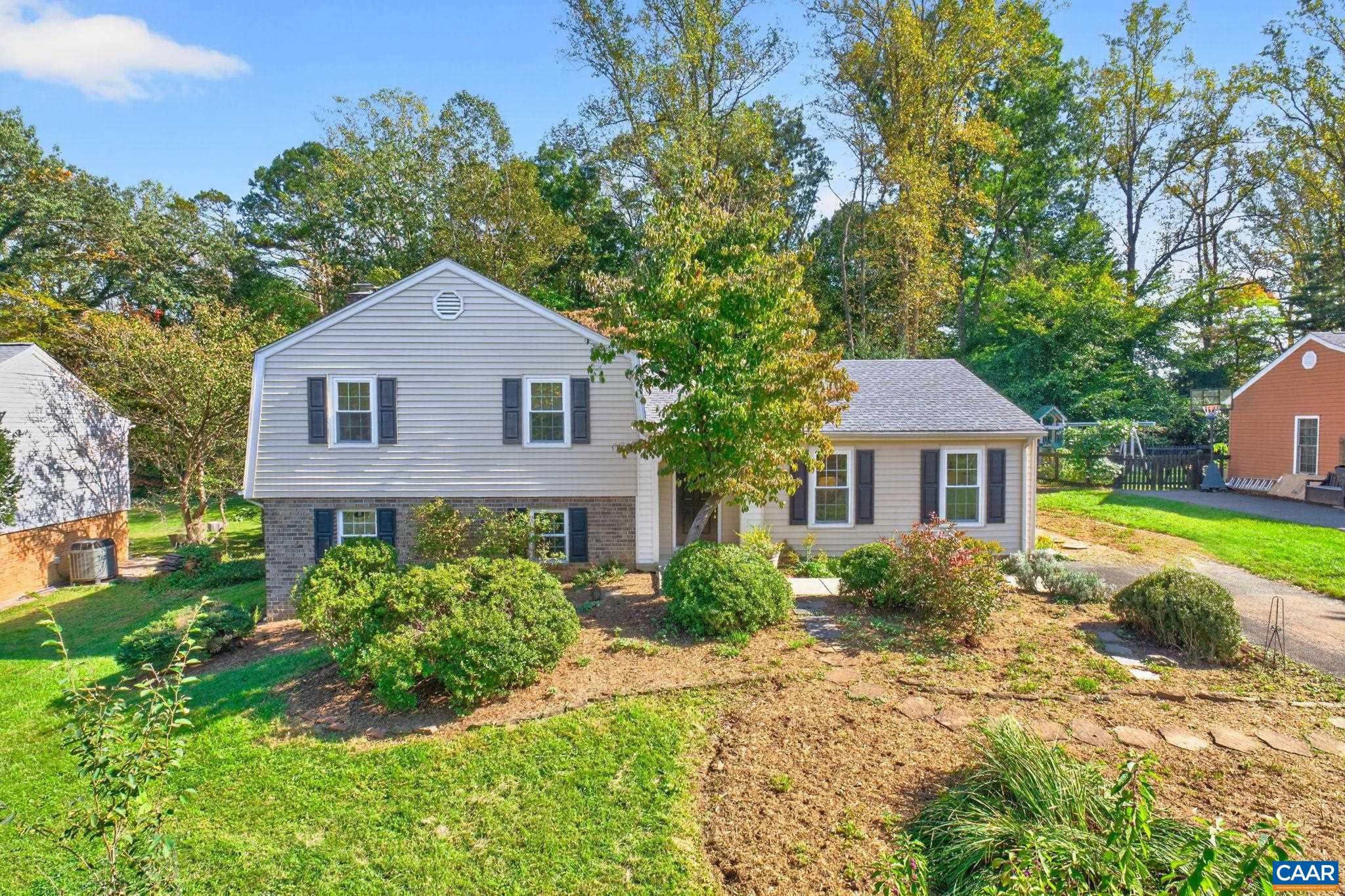 1725 GOLDENTREE PL, CHARLOTTESVILLE, Virginia 22911, 4 Bedrooms Bedrooms, ,2 BathroomsBathrooms,Residential,1725 GOLDENTREE PL,683117 MLS # 683117