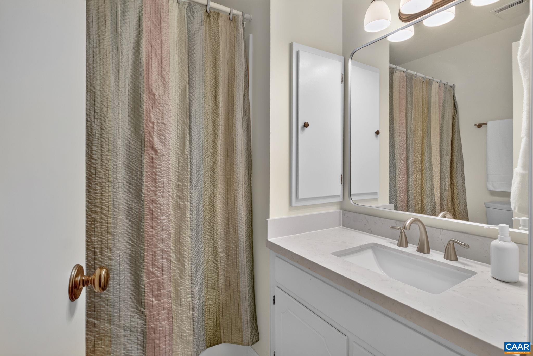 1725 GOLDENTREE PL, CHARLOTTESVILLE, Virginia 22911, 4 Bedrooms Bedrooms, ,2 BathroomsBathrooms,Residential,1725 GOLDENTREE PL,683117 MLS # 683117