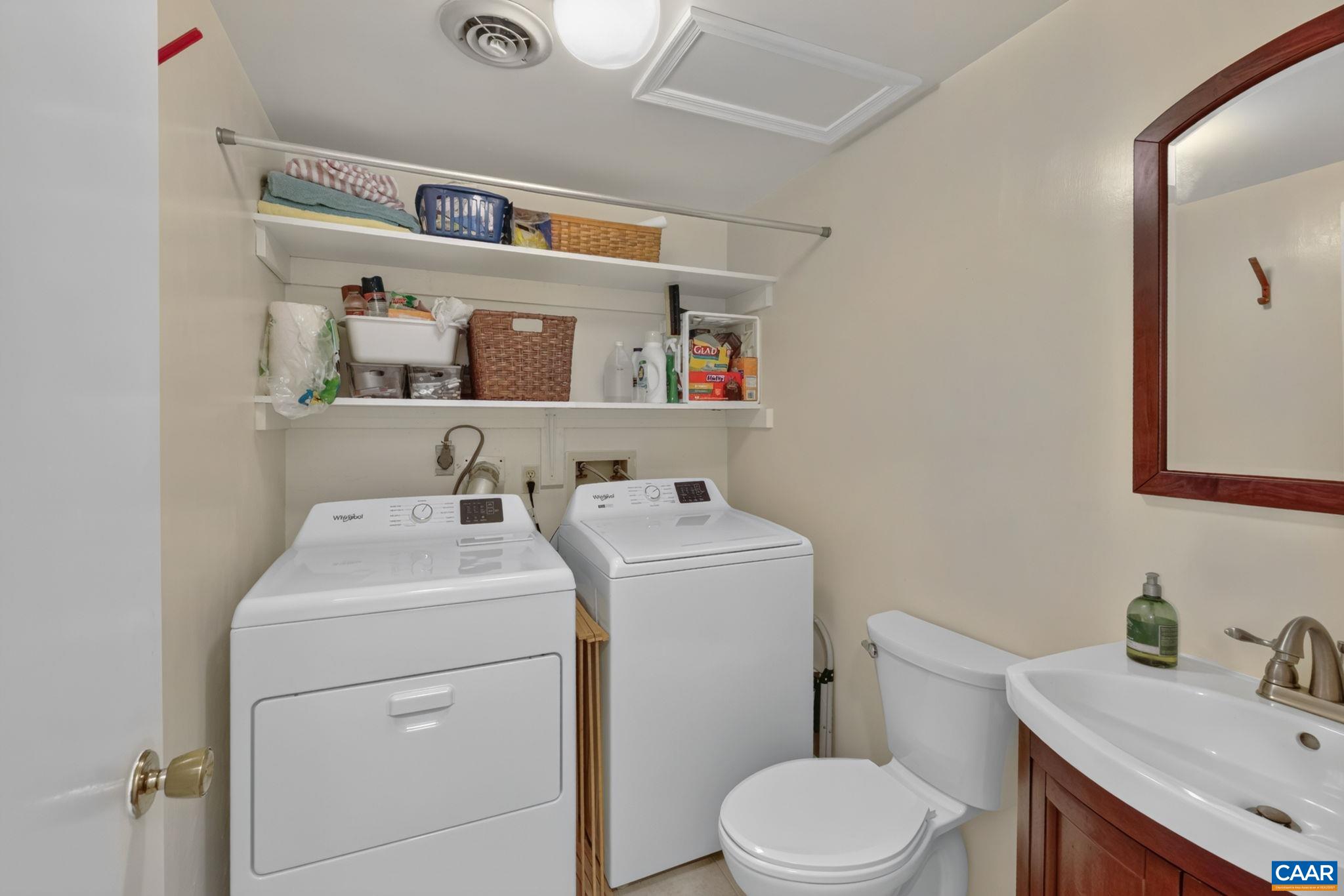 1725 GOLDENTREE PL, CHARLOTTESVILLE, Virginia 22911, 4 Bedrooms Bedrooms, ,2 BathroomsBathrooms,Residential,1725 GOLDENTREE PL,683117 MLS # 683117
