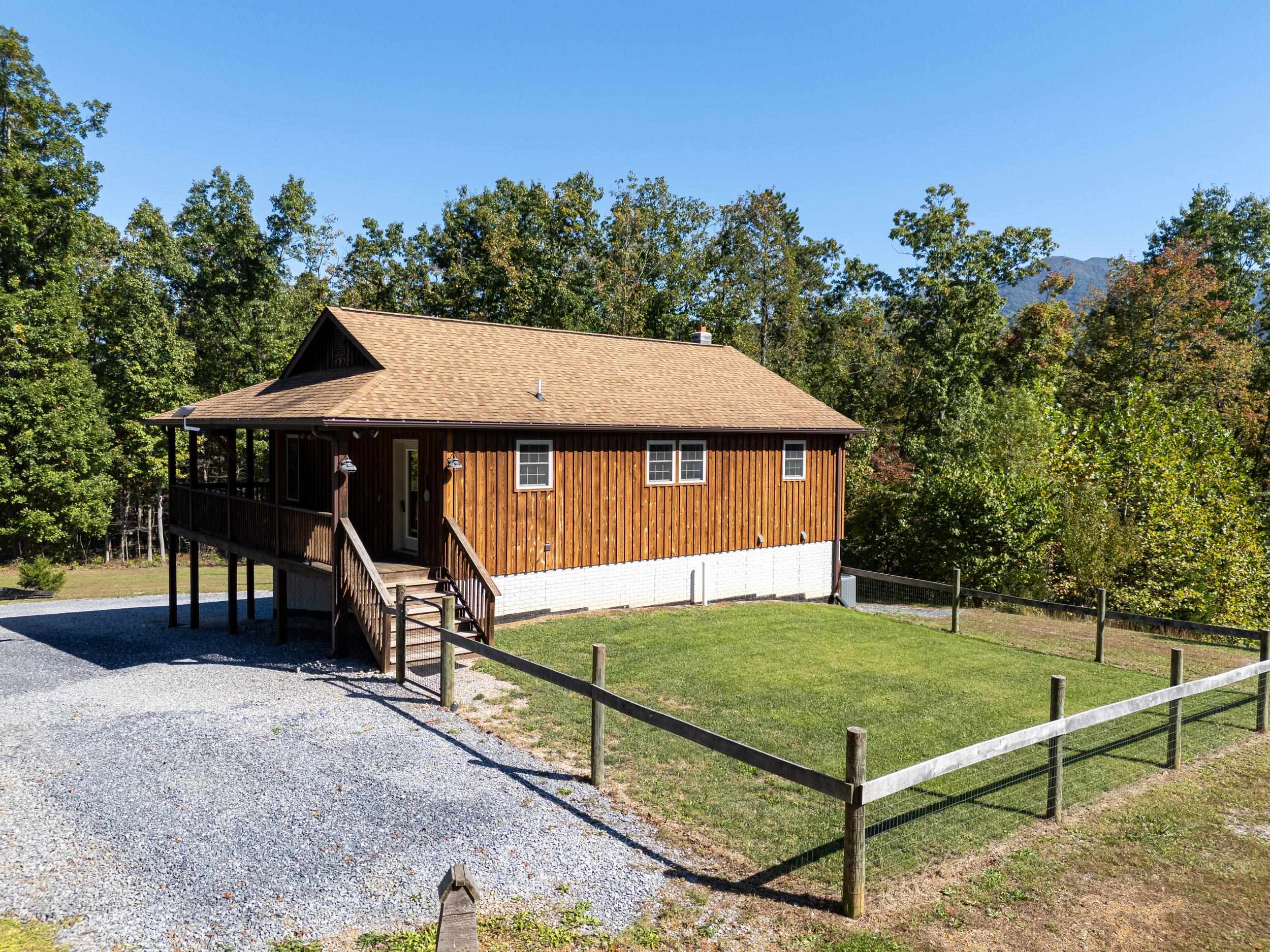 325 OLD WAGON RD, LURAY, Virginia 22835, 3 Bedrooms Bedrooms, ,2 BathroomsBathrooms,Residential,325 OLD WAGON RD,682870 MLS # 682870 325 OLD WAGON RD, LURAY, Virginia 22835, 3 Bedrooms Bedrooms, ,2 BathroomsBathrooms,Residential,325 OLD WAGON RD,682870 MLS # 682870