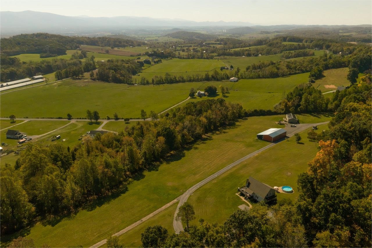 733 CHESTNUT RIDGE RD, STAUNTON, Virginia 24401, 4 Bedrooms Bedrooms, ,3 BathroomsBathrooms,Residential,733 CHESTNUT RIDGE RD,683118 MLS # 683118 733 CHESTNUT RIDGE RD, STAUNTON, Virginia 24401, 4 Bedrooms Bedrooms, ,3 BathroomsBathrooms,Residential,733 CHESTNUT RIDGE RD,683118 MLS # 683118