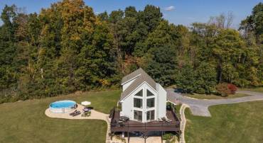 733 CHESTNUT RIDGE RD, STAUNTON, Virginia 24401, 4 Bedrooms Bedrooms, ,3 BathroomsBathrooms,Residential,733 CHESTNUT RIDGE RD,683118 MLS # 683118