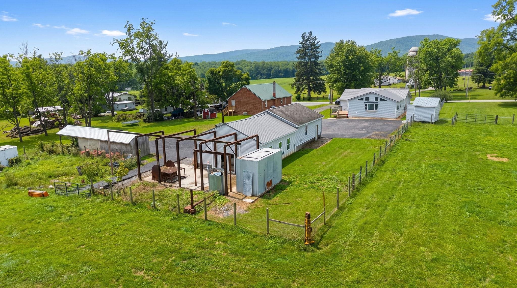 330 HOWARDSVILLE TPKE, STUARTS DRAFT, Virginia 24477, 3 Bedrooms Bedrooms, ,2 BathroomsBathrooms,Residential,330 HOWARDSVILLE TPKE,683122 MLS # 683122 330 HOWARDSVILLE TPKE, STUARTS DRAFT, Virginia 24477, 3 Bedrooms Bedrooms, ,2 BathroomsBathrooms,Residential,330 HOWARDSVILLE TPKE,683122 MLS # 683122