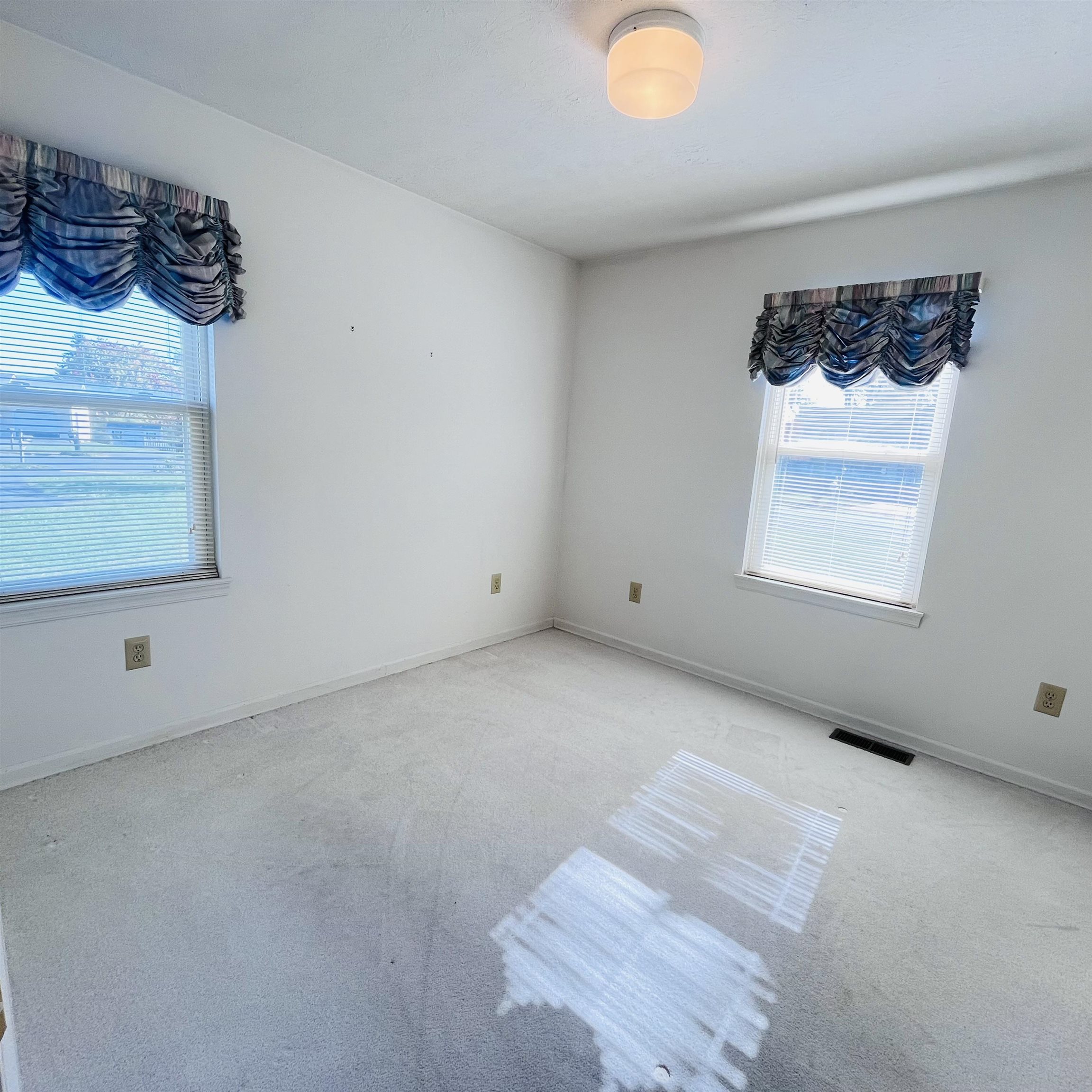 141 IRIS DR, WAYNESBORO, Virginia 22980, 3 Bedrooms Bedrooms, ,2 BathroomsBathrooms,Residential,141 IRIS DR,683123 MLS # 683123 141 IRIS DR, WAYNESBORO, Virginia 22980, 3 Bedrooms Bedrooms, ,2 BathroomsBathrooms,Residential,141 IRIS DR,683123 MLS # 683123