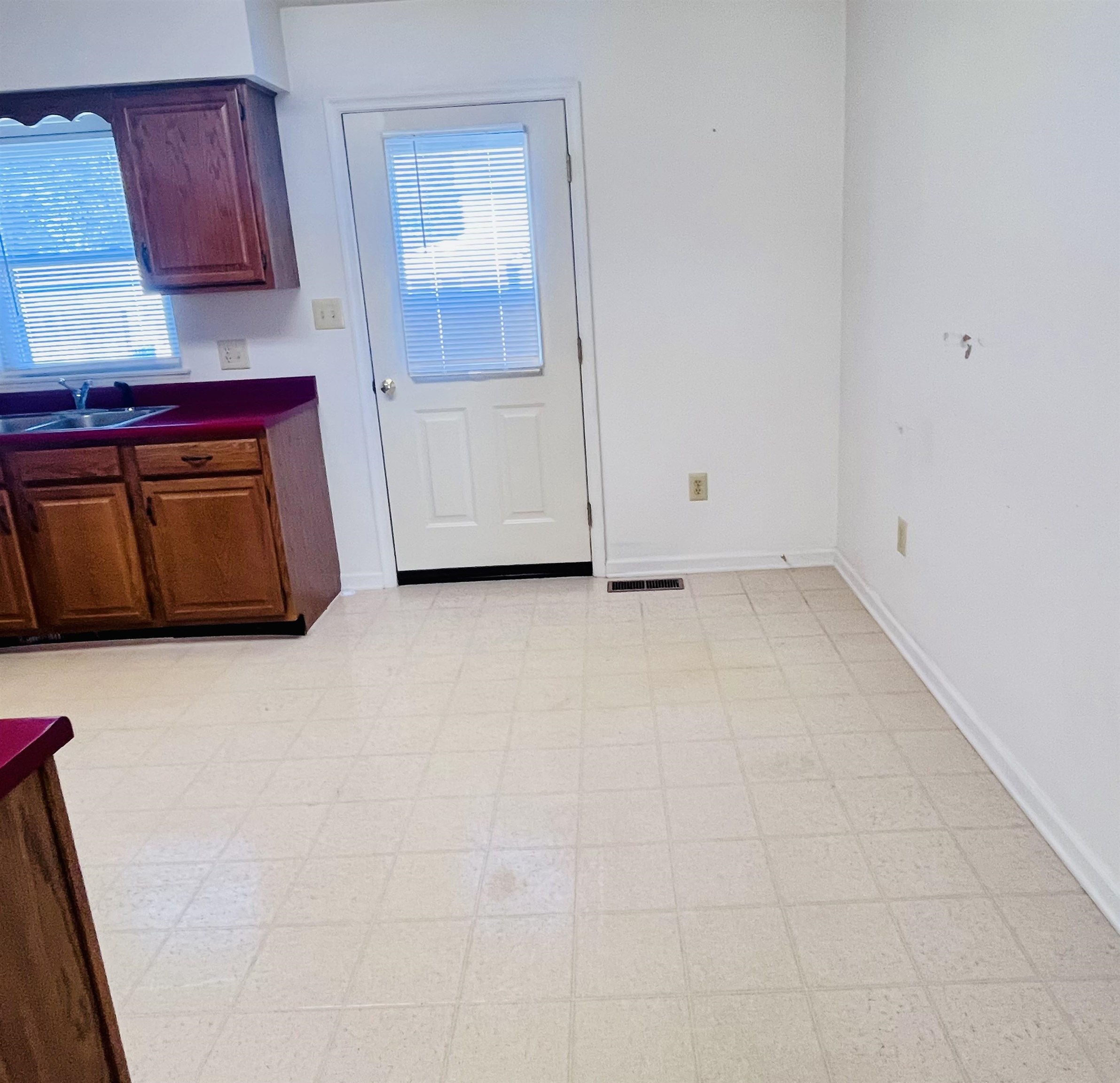 141 IRIS DR, WAYNESBORO, Virginia 22980, 3 Bedrooms Bedrooms, ,2 BathroomsBathrooms,Residential,141 IRIS DR,683123 MLS # 683123 141 IRIS DR, WAYNESBORO, Virginia 22980, 3 Bedrooms Bedrooms, ,2 BathroomsBathrooms,Residential,141 IRIS DR,683123 MLS # 683123