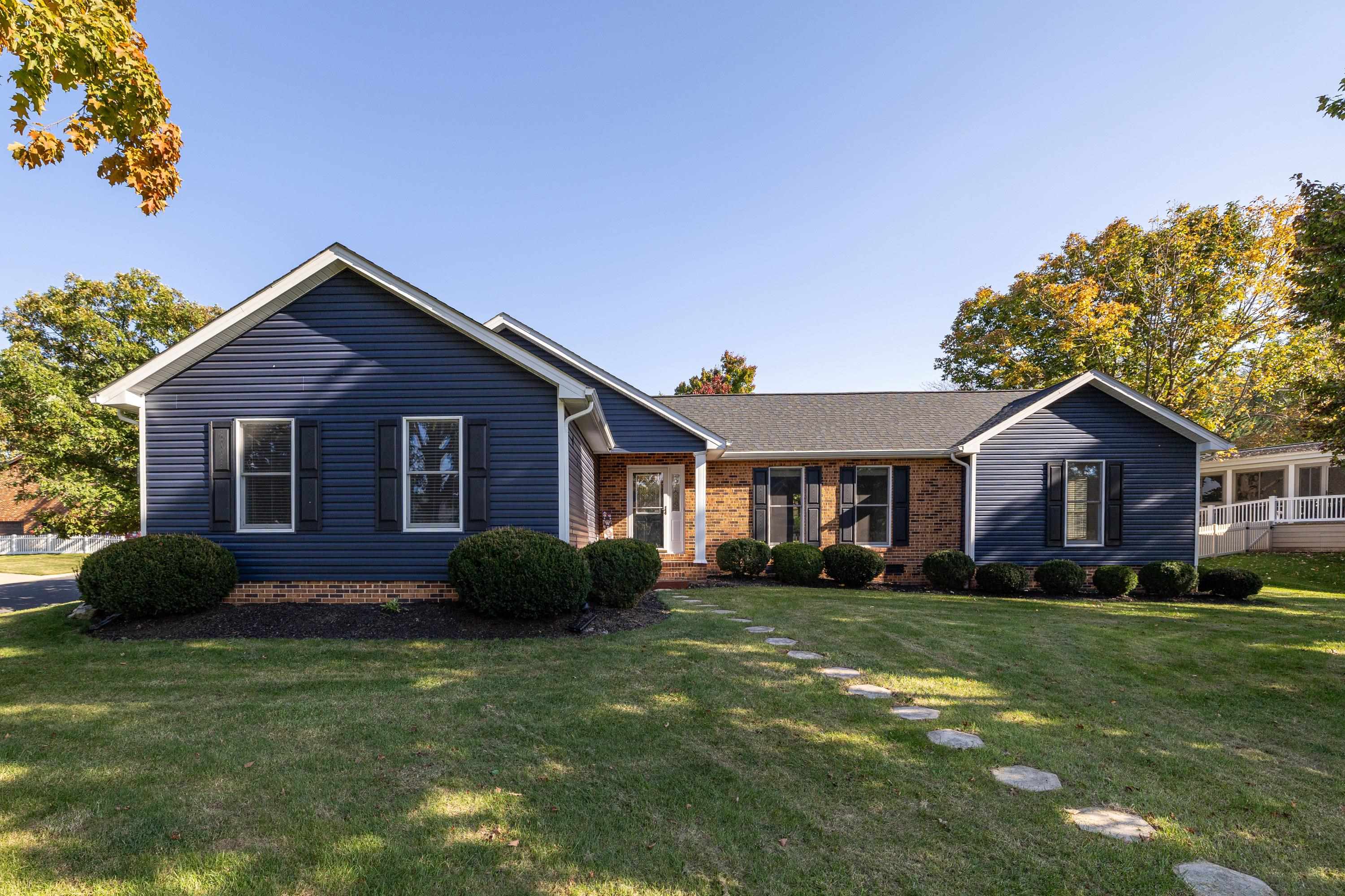 951 MOCKINGBIRD DR, HARRISONBURG, Virginia 22802, 3 Bedrooms Bedrooms, ,2 BathroomsBathrooms,Residential,951 MOCKINGBIRD DR,683124 MLS # 683124 951 MOCKINGBIRD DR, HARRISONBURG, Virginia 22802, 3 Bedrooms Bedrooms, ,2 BathroomsBathrooms,Residential,951 MOCKINGBIRD DR,683124 MLS # 683124