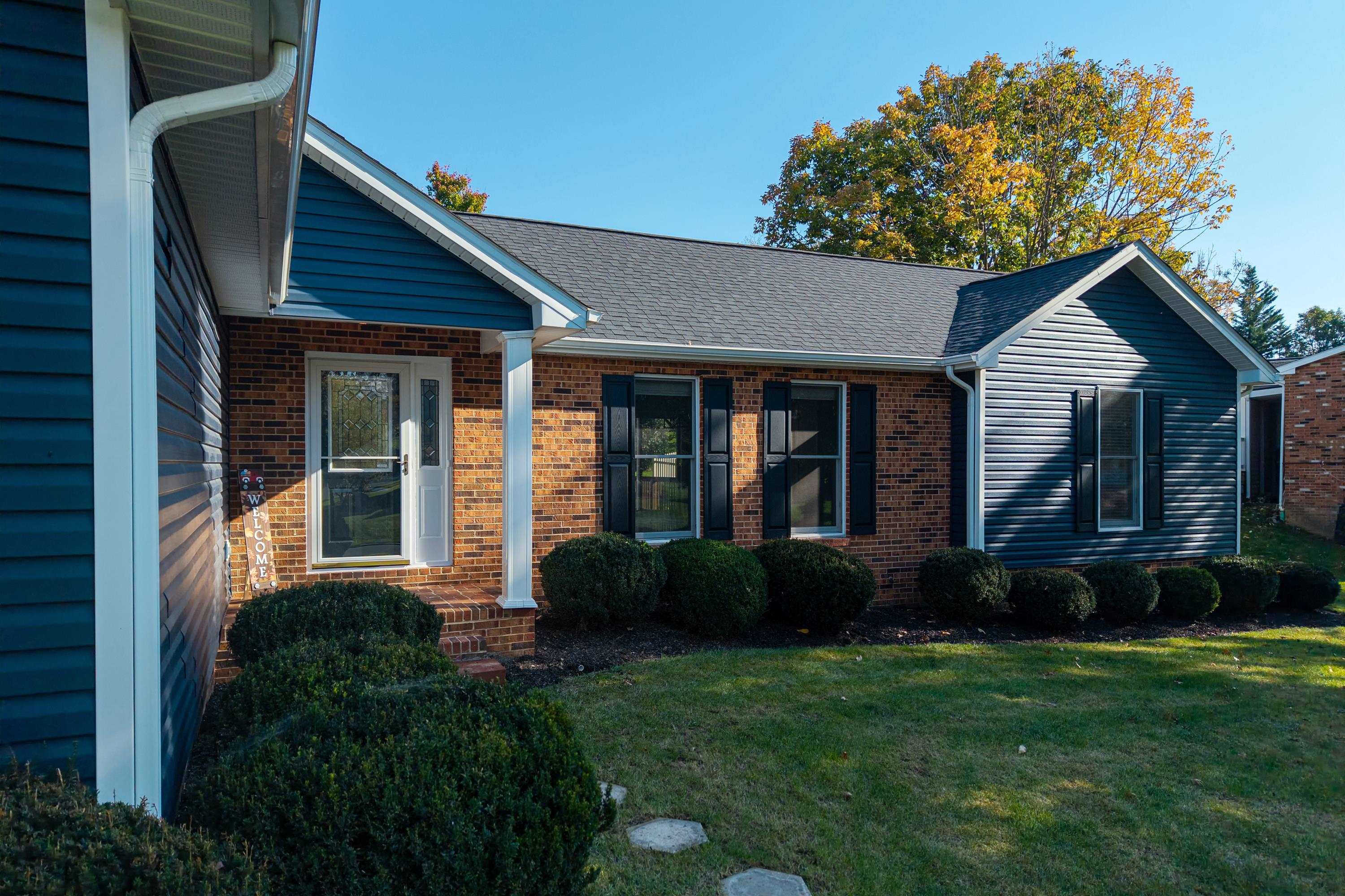 951 MOCKINGBIRD DR, HARRISONBURG, Virginia 22802, 3 Bedrooms Bedrooms, ,2 BathroomsBathrooms,Residential,951 MOCKINGBIRD DR,683124 MLS # 683124 951 MOCKINGBIRD DR, HARRISONBURG, Virginia 22802, 3 Bedrooms Bedrooms, ,2 BathroomsBathrooms,Residential,951 MOCKINGBIRD DR,683124 MLS # 683124
