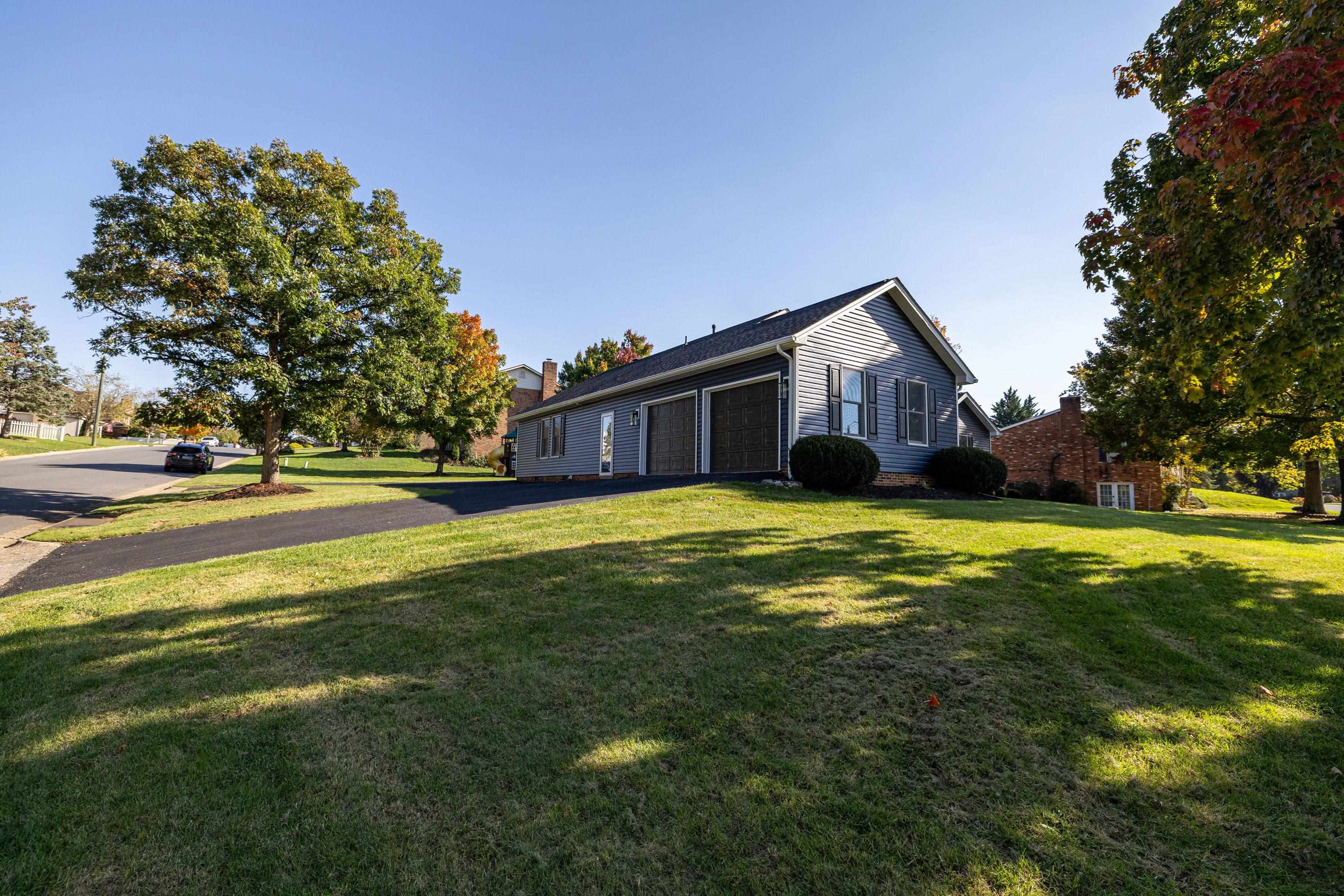 951 MOCKINGBIRD DR, HARRISONBURG, Virginia 22802, 3 Bedrooms Bedrooms, ,2 BathroomsBathrooms,Residential,951 MOCKINGBIRD DR,683124 MLS # 683124 951 MOCKINGBIRD DR, HARRISONBURG, Virginia 22802, 3 Bedrooms Bedrooms, ,2 BathroomsBathrooms,Residential,951 MOCKINGBIRD DR,683124 MLS # 683124