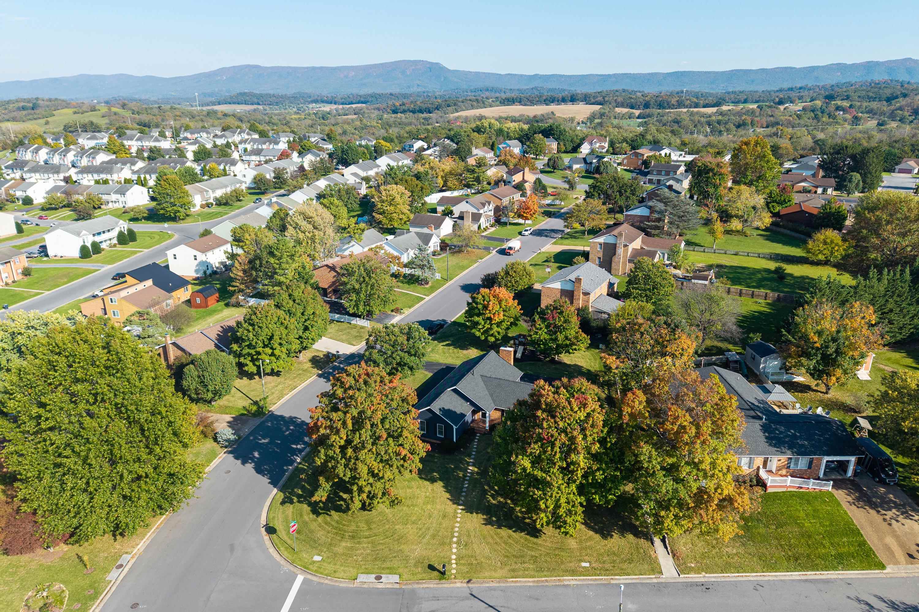 951 MOCKINGBIRD DR, HARRISONBURG, Virginia 22802, 3 Bedrooms Bedrooms, ,2 BathroomsBathrooms,Residential,951 MOCKINGBIRD DR,683124 MLS # 683124 951 MOCKINGBIRD DR, HARRISONBURG, Virginia 22802, 3 Bedrooms Bedrooms, ,2 BathroomsBathrooms,Residential,951 MOCKINGBIRD DR,683124 MLS # 683124