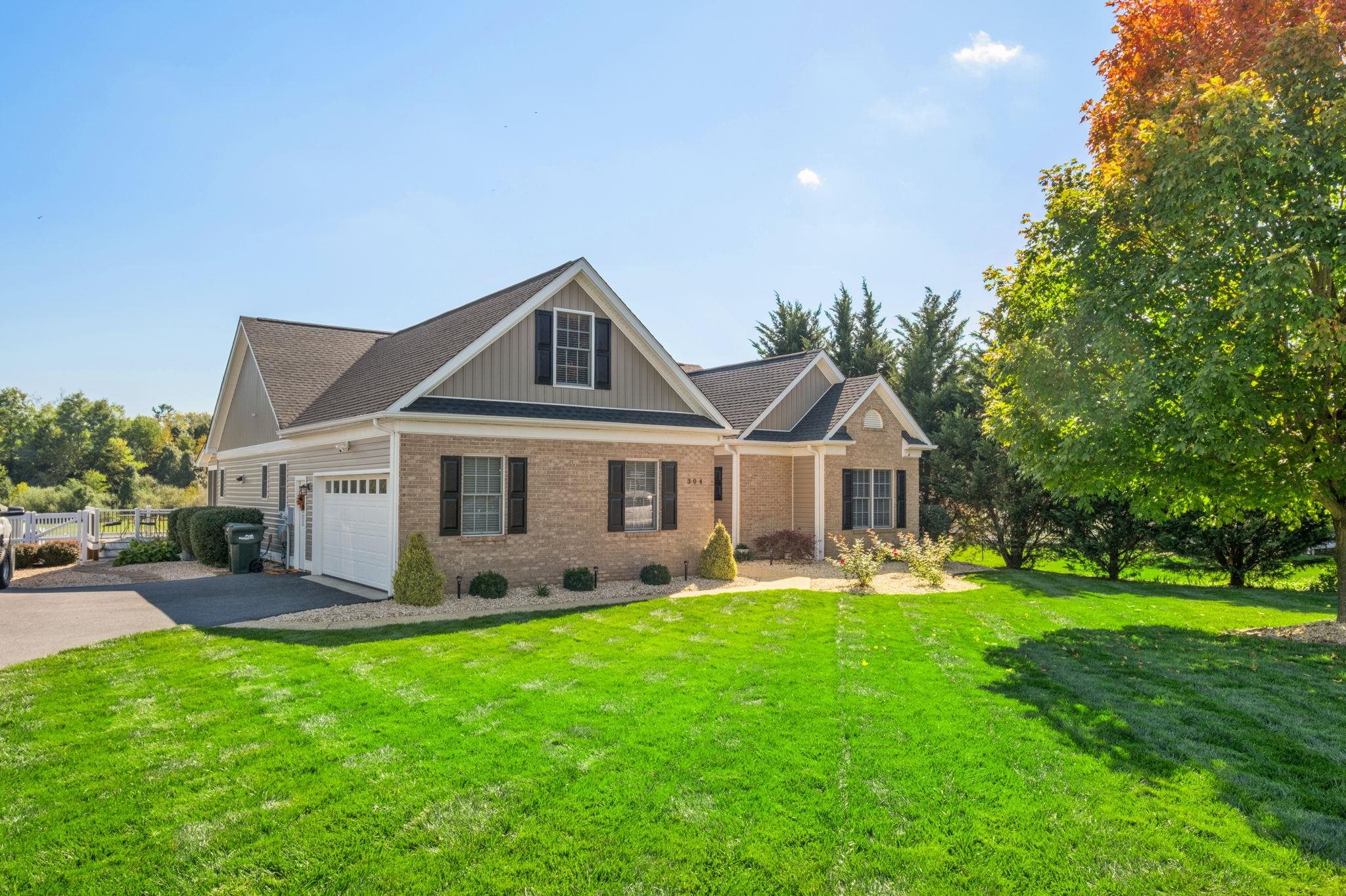 304 GRAY DR, WAYNESBORO, Virginia 22980, 3 Bedrooms Bedrooms, ,2 BathroomsBathrooms,Residential,304 GRAY DR,683131 MLS # 683131 304 GRAY DR, WAYNESBORO, Virginia 22980, 3 Bedrooms Bedrooms, ,2 BathroomsBathrooms,Residential,304 GRAY DR,683131 MLS # 683131