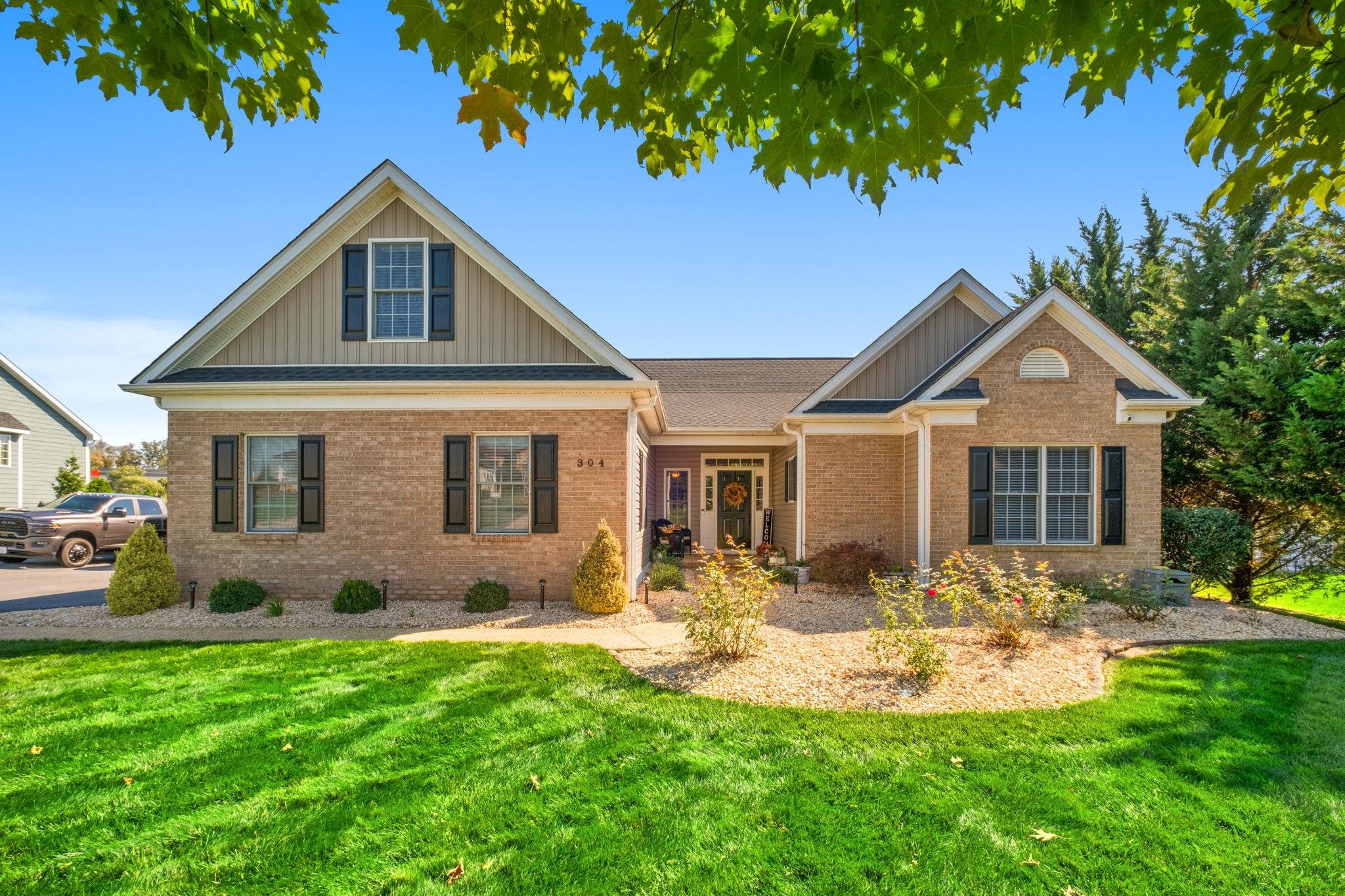304 GRAY DR, WAYNESBORO, Virginia 22980, 3 Bedrooms Bedrooms, ,2 BathroomsBathrooms,Residential,304 GRAY DR,683131 MLS # 683131 304 GRAY DR, WAYNESBORO, Virginia 22980, 3 Bedrooms Bedrooms, ,2 BathroomsBathrooms,Residential,304 GRAY DR,683131 MLS # 683131