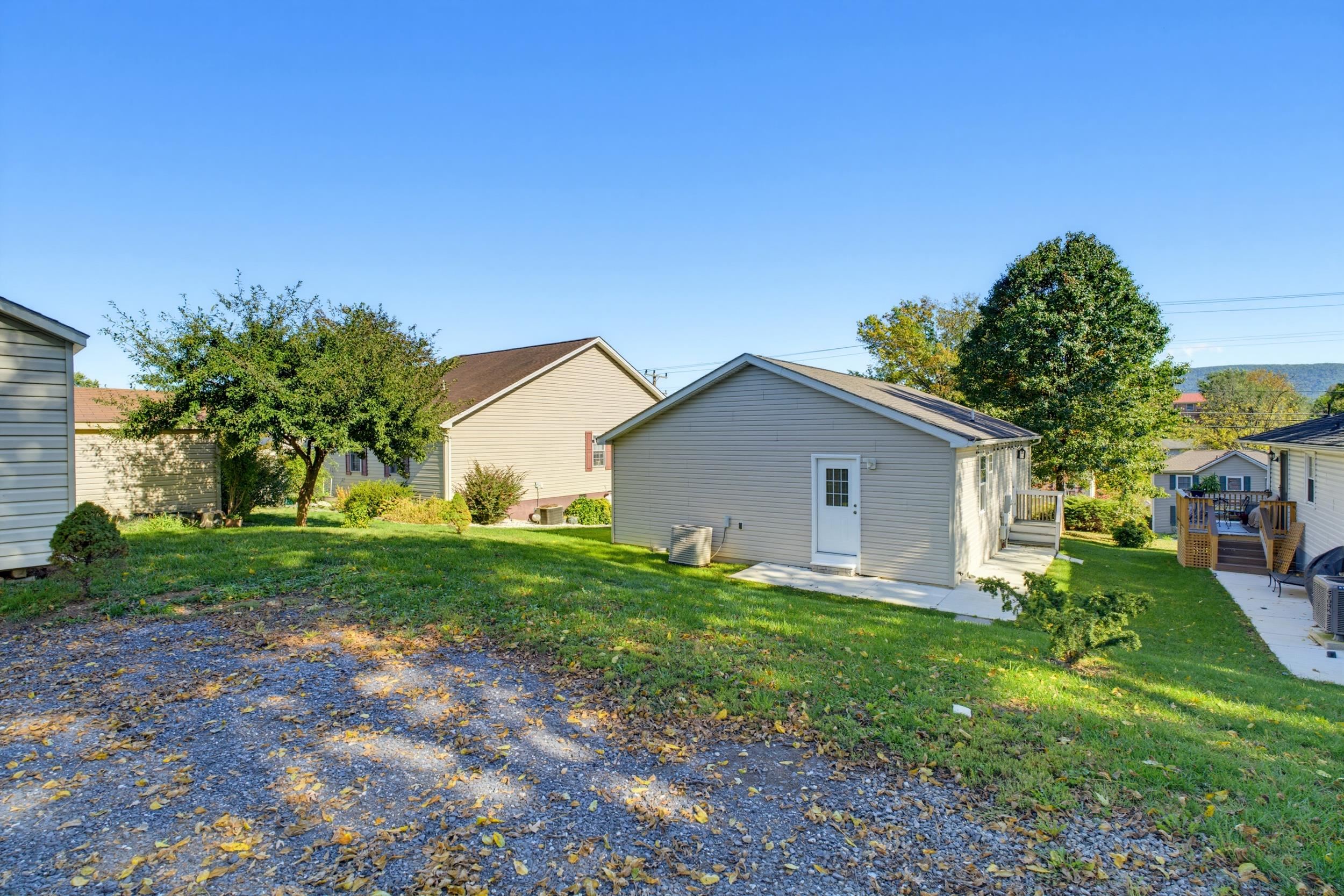 817 SHERWOOD AVE, WAYNESBORO, Virginia 22980, 3 Bedrooms Bedrooms, ,2 BathroomsBathrooms,Residential,Sherwood Serenity,817 SHERWOOD AVE,683134 MLS # 683134 817 SHERWOOD AVE, WAYNESBORO, Virginia 22980, 3 Bedrooms Bedrooms, ,2 BathroomsBathrooms,Residential,Sherwood Serenity,817 SHERWOOD AVE,683134 MLS # 683134