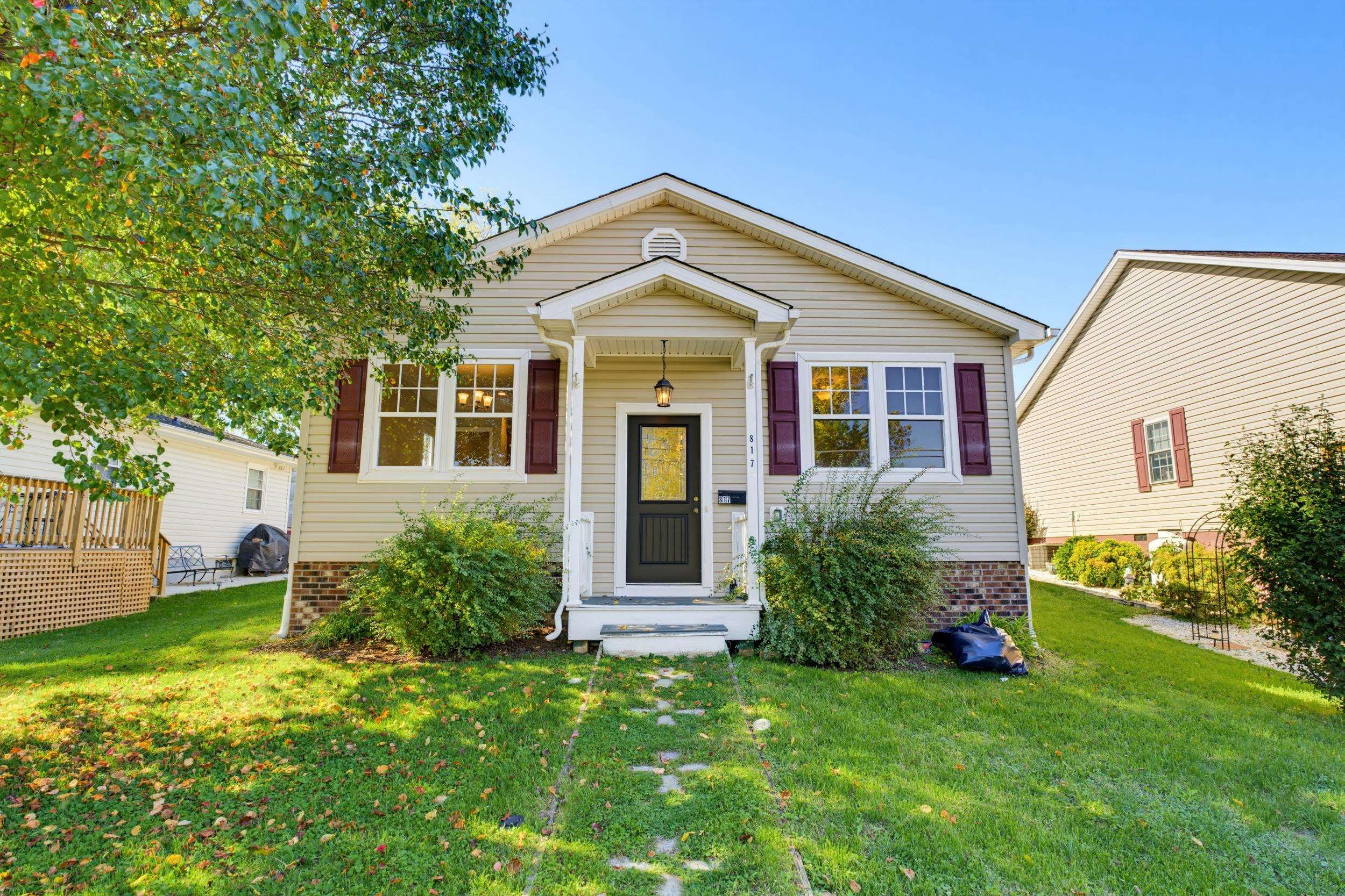 817 SHERWOOD AVE, WAYNESBORO, Virginia 22980, 3 Bedrooms Bedrooms, ,2 BathroomsBathrooms,Residential,Sherwood Serenity,817 SHERWOOD AVE,683134 MLS # 683134 817 SHERWOOD AVE, WAYNESBORO, Virginia 22980, 3 Bedrooms Bedrooms, ,2 BathroomsBathrooms,Residential,Sherwood Serenity,817 SHERWOOD AVE,683134 MLS # 683134