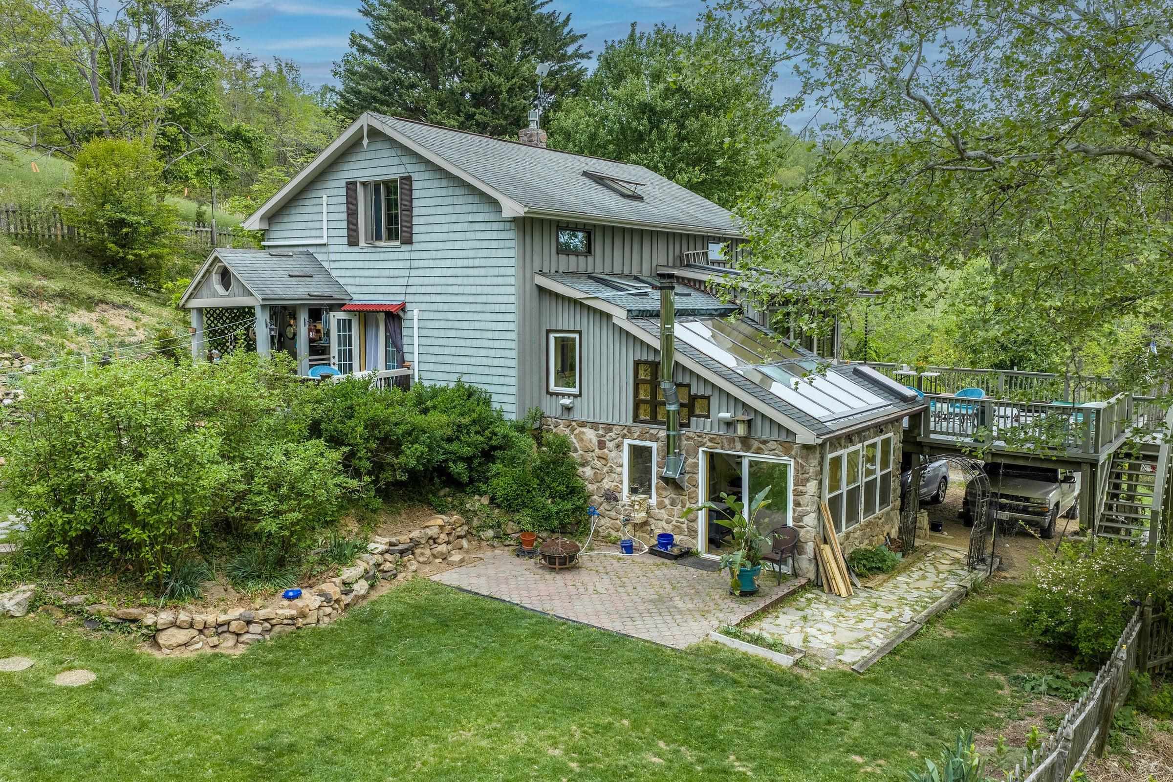 311 HIGGINS HOLLOW RD, LEXINGTON, Virginia 24450, 3 Bedrooms Bedrooms, ,2 BathroomsBathrooms,Residential,311 Higgins Hollow Rd Lexington, VA 24450,311 HIGGINS HOLLOW RD,683139 MLS # 683139 311 HIGGINS HOLLOW RD, LEXINGTON, Virginia 24450, 3 Bedrooms Bedrooms, ,2 BathroomsBathrooms,Residential,311 Higgins Hollow Rd Lexington, VA 24450,311 HIGGINS HOLLOW RD,683139 MLS # 683139