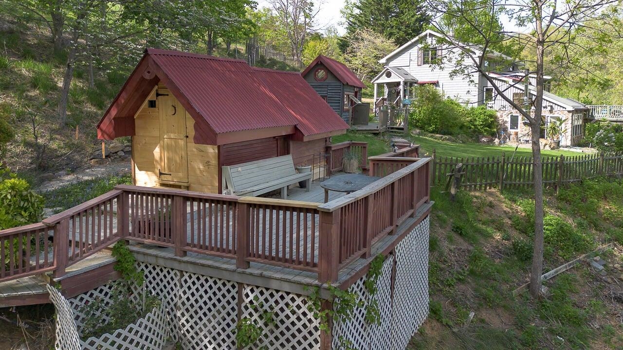 311 HIGGINS HOLLOW RD, LEXINGTON, Virginia 24450, 3 Bedrooms Bedrooms, ,2 BathroomsBathrooms,Residential,311 Higgins Hollow Rd Lexington, VA 24450,311 HIGGINS HOLLOW RD,683139 MLS # 683139 311 HIGGINS HOLLOW RD, LEXINGTON, Virginia 24450, 3 Bedrooms Bedrooms, ,2 BathroomsBathrooms,Residential,311 Higgins Hollow Rd Lexington, VA 24450,311 HIGGINS HOLLOW RD,683139 MLS # 683139