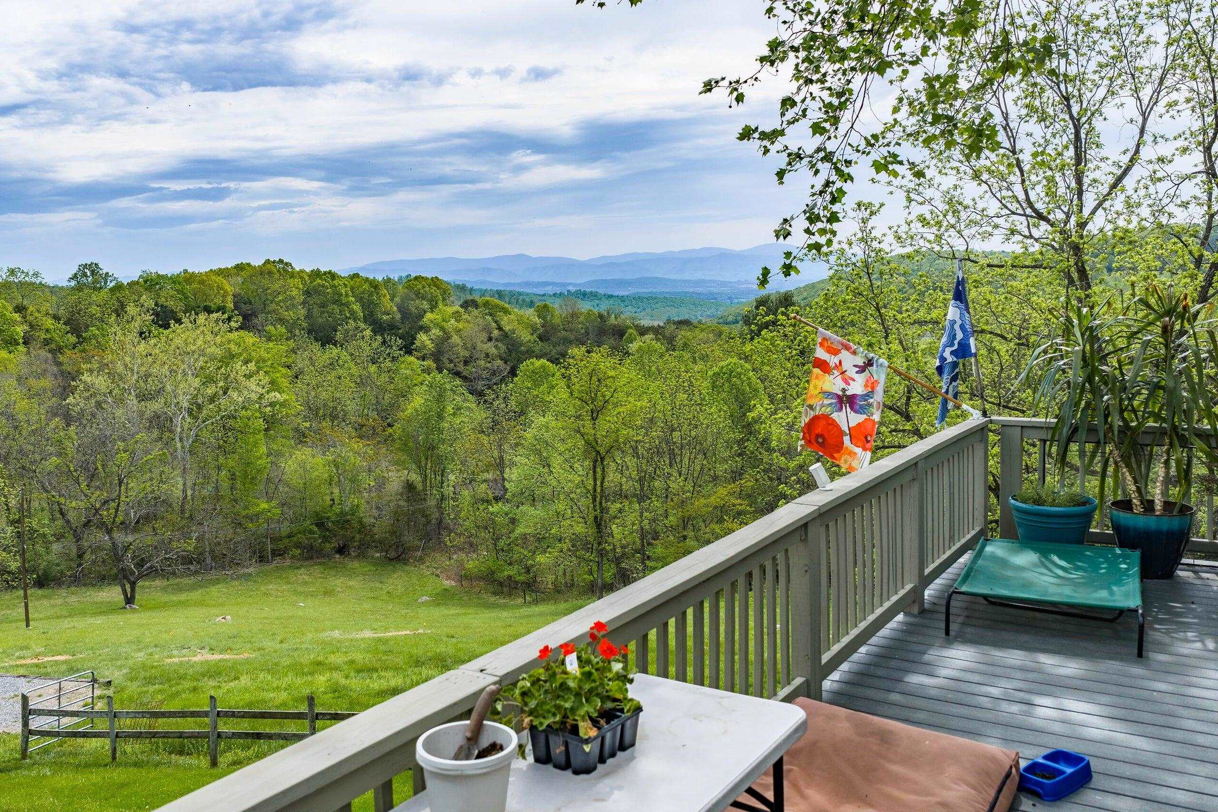 311 HIGGINS HOLLOW RD, LEXINGTON, Virginia 24450, 3 Bedrooms Bedrooms, ,2 BathroomsBathrooms,Residential,311 Higgins Hollow Rd Lexington, VA 24450,311 HIGGINS HOLLOW RD,683139 MLS # 683139 311 HIGGINS HOLLOW RD, LEXINGTON, Virginia 24450, 3 Bedrooms Bedrooms, ,2 BathroomsBathrooms,Residential,311 Higgins Hollow Rd Lexington, VA 24450,311 HIGGINS HOLLOW RD,683139 MLS # 683139