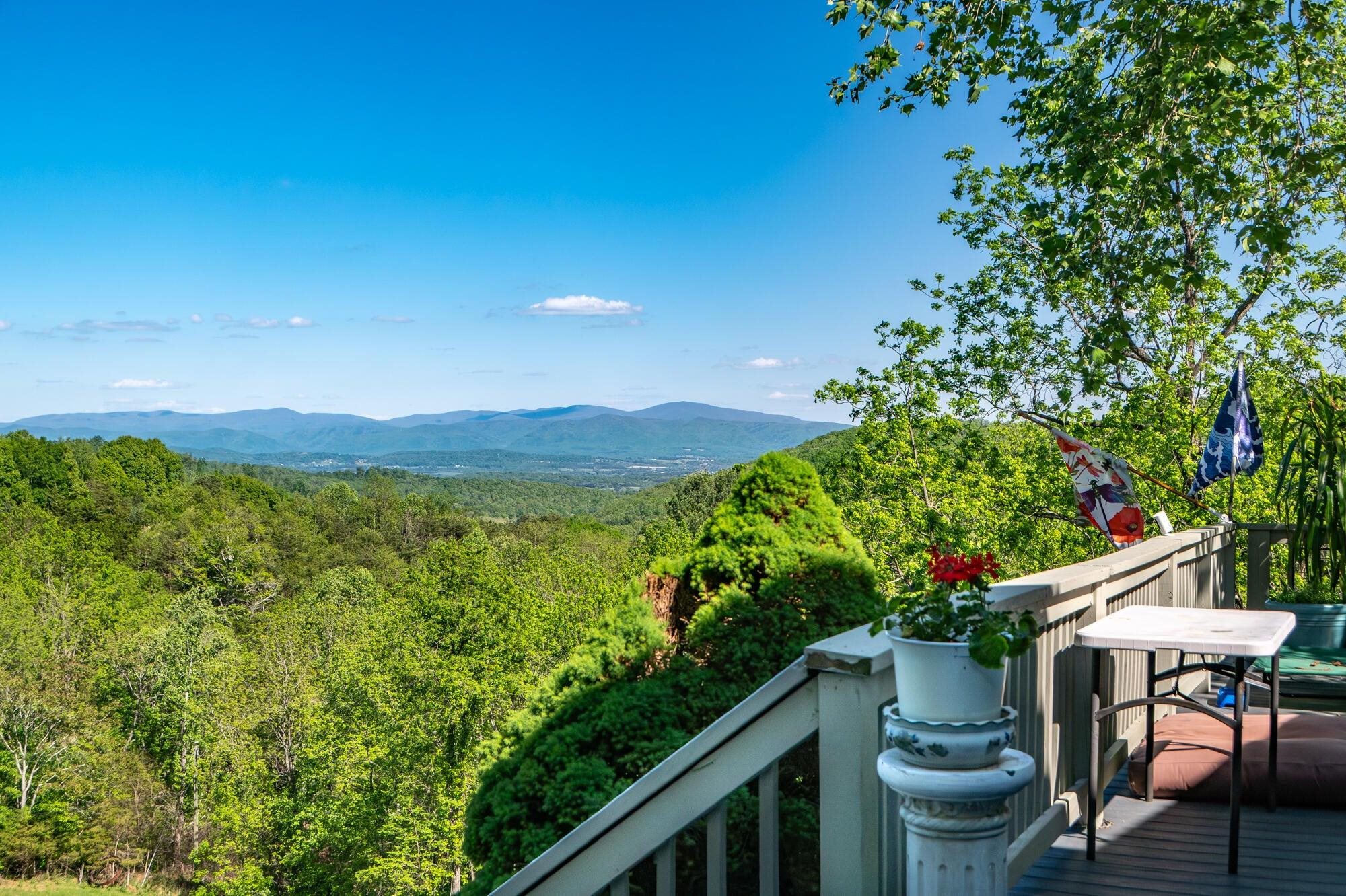 311 HIGGINS HOLLOW RD, LEXINGTON, Virginia 24450, 3 Bedrooms Bedrooms, ,2 BathroomsBathrooms,Residential,311 Higgins Hollow Rd Lexington, VA 24450,311 HIGGINS HOLLOW RD,683139 MLS # 683139 311 HIGGINS HOLLOW RD, LEXINGTON, Virginia 24450, 3 Bedrooms Bedrooms, ,2 BathroomsBathrooms,Residential,311 Higgins Hollow Rd Lexington, VA 24450,311 HIGGINS HOLLOW RD,683139 MLS # 683139