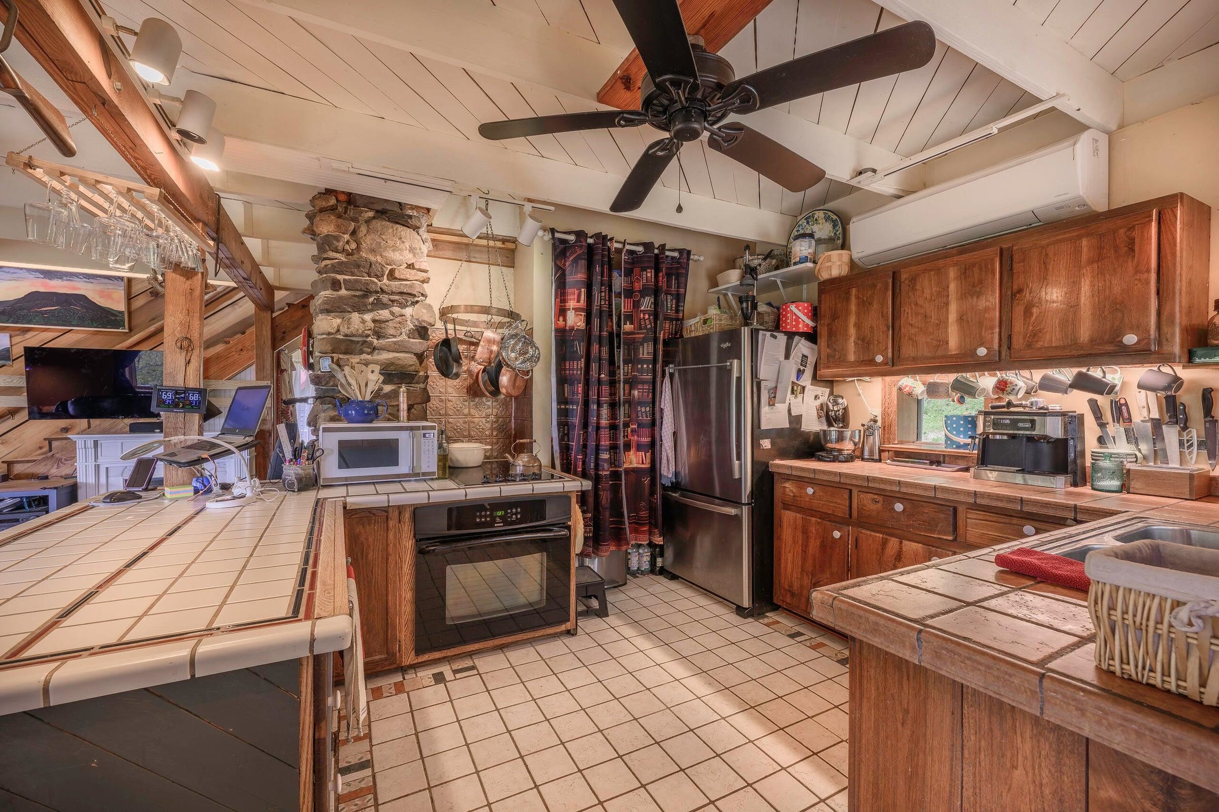 311 HIGGINS HOLLOW RD, LEXINGTON, Virginia 24450, 3 Bedrooms Bedrooms, ,2 BathroomsBathrooms,Residential,311 Higgins Hollow Rd Lexington, VA 24450,311 HIGGINS HOLLOW RD,683139 MLS # 683139 311 HIGGINS HOLLOW RD, LEXINGTON, Virginia 24450, 3 Bedrooms Bedrooms, ,2 BathroomsBathrooms,Residential,311 Higgins Hollow Rd Lexington, VA 24450,311 HIGGINS HOLLOW RD,683139 MLS # 683139